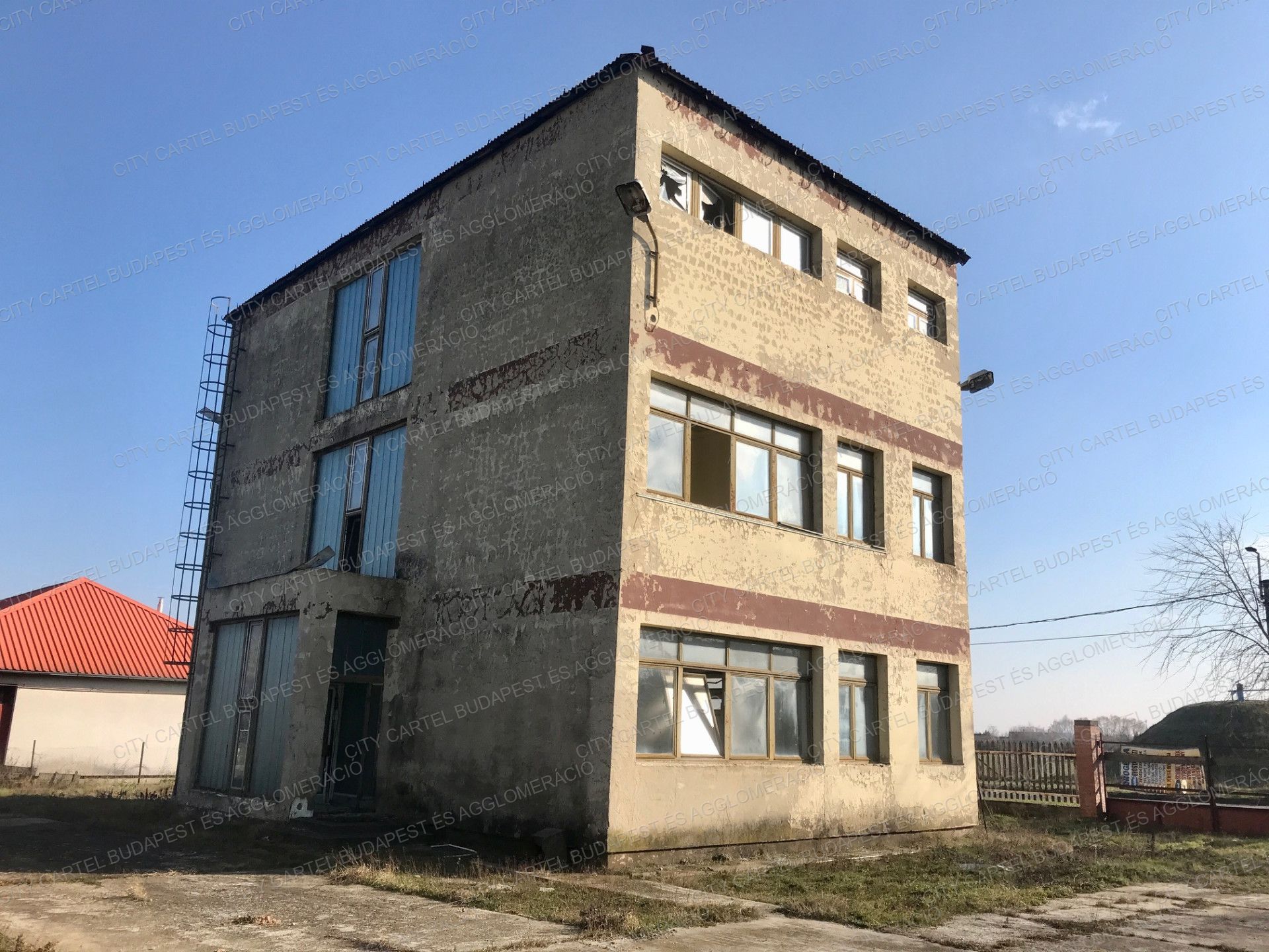A fájl már létezik a célhelyen: import/kepek/vizjeles_4903407.jpg
For sale Industrial area Dunaföldvár  1642 m<sup>2</sup> 63 millió Ft