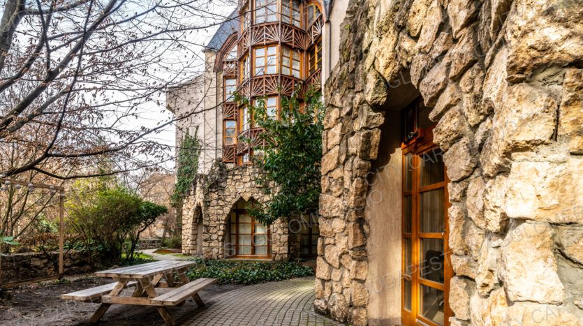 A fájl már létezik a célhelyen: import/kepek/vizjeles_4904072.jpg
Eladó Iroda irodaházban A Budapest, I. kerület  54 m<sup>2</sup> 535 EUR