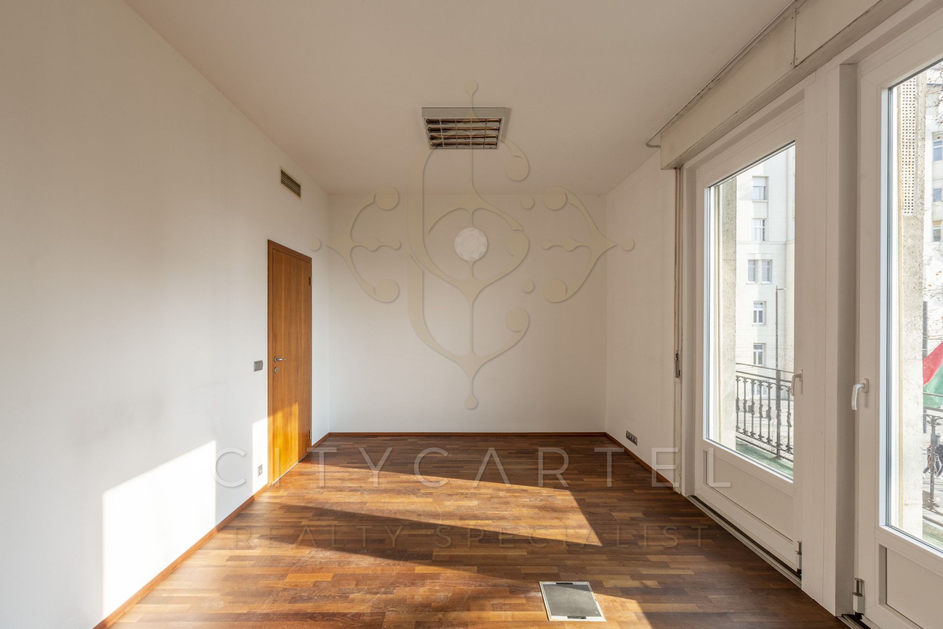 A fájl már létezik a célhelyen: import/kepek/vizjeles_4927970.jpg
Eladó Téglalakás Budapest, V. kerület  330 m<sup>2</sup> 10000 EUR