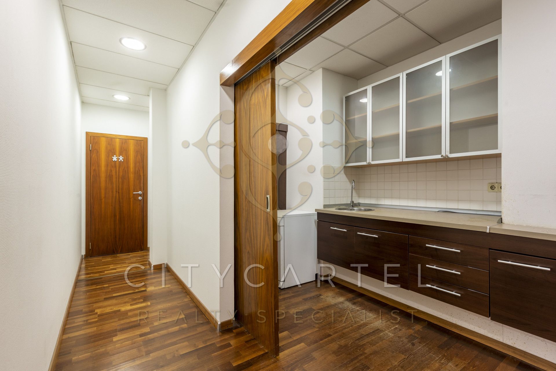 A fájl már létezik a célhelyen: import/kepek/vizjeles_4927976.jpg
Eladó Téglalakás Budapest, V. kerület  330 m<sup>2</sup> 10000 EUR