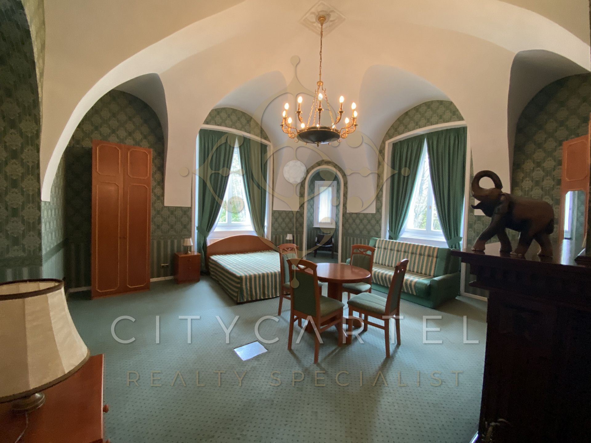 A fájl már létezik a célhelyen: import/kepek/vizjeles_4984646.jpg
Eladó Villa, kastély, kúria Acsa  3133 m<sup>2</sup> 13200000 EUR