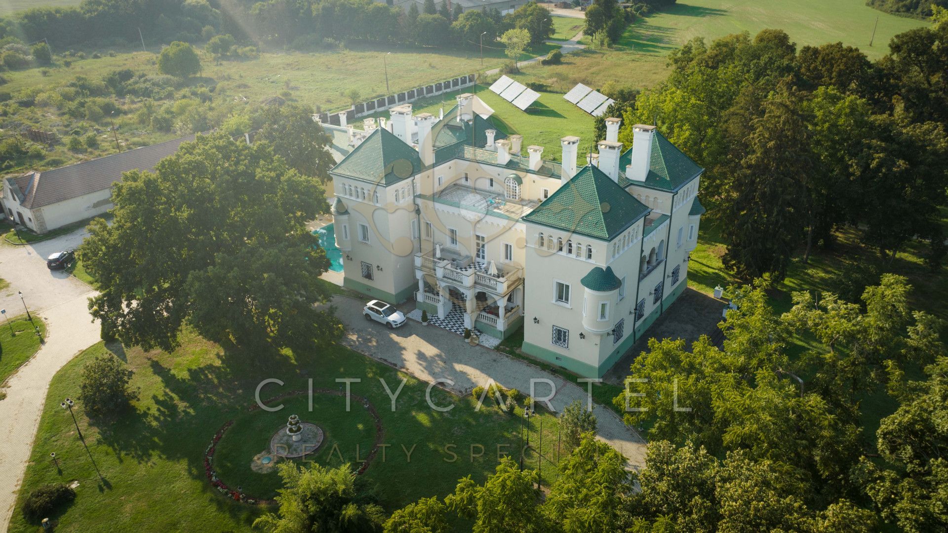 A fájl már létezik a célhelyen: import/kepek/vizjeles_4984651.jpg
Eladó Villa, kastély, kúria Acsa  3133 m<sup>2</sup> 13200000 EUR