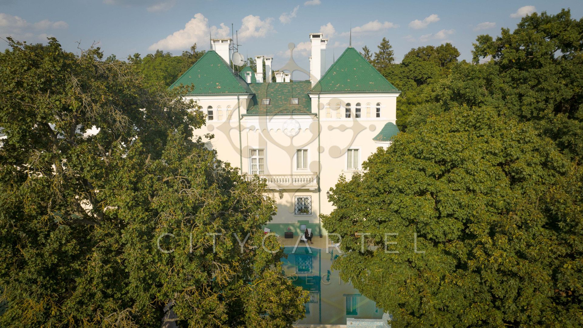 A fájl már létezik a célhelyen: import/kepek/vizjeles_4984653.jpg
Eladó Villa, kastély, kúria Acsa  3133 m<sup>2</sup> 13200000 EUR