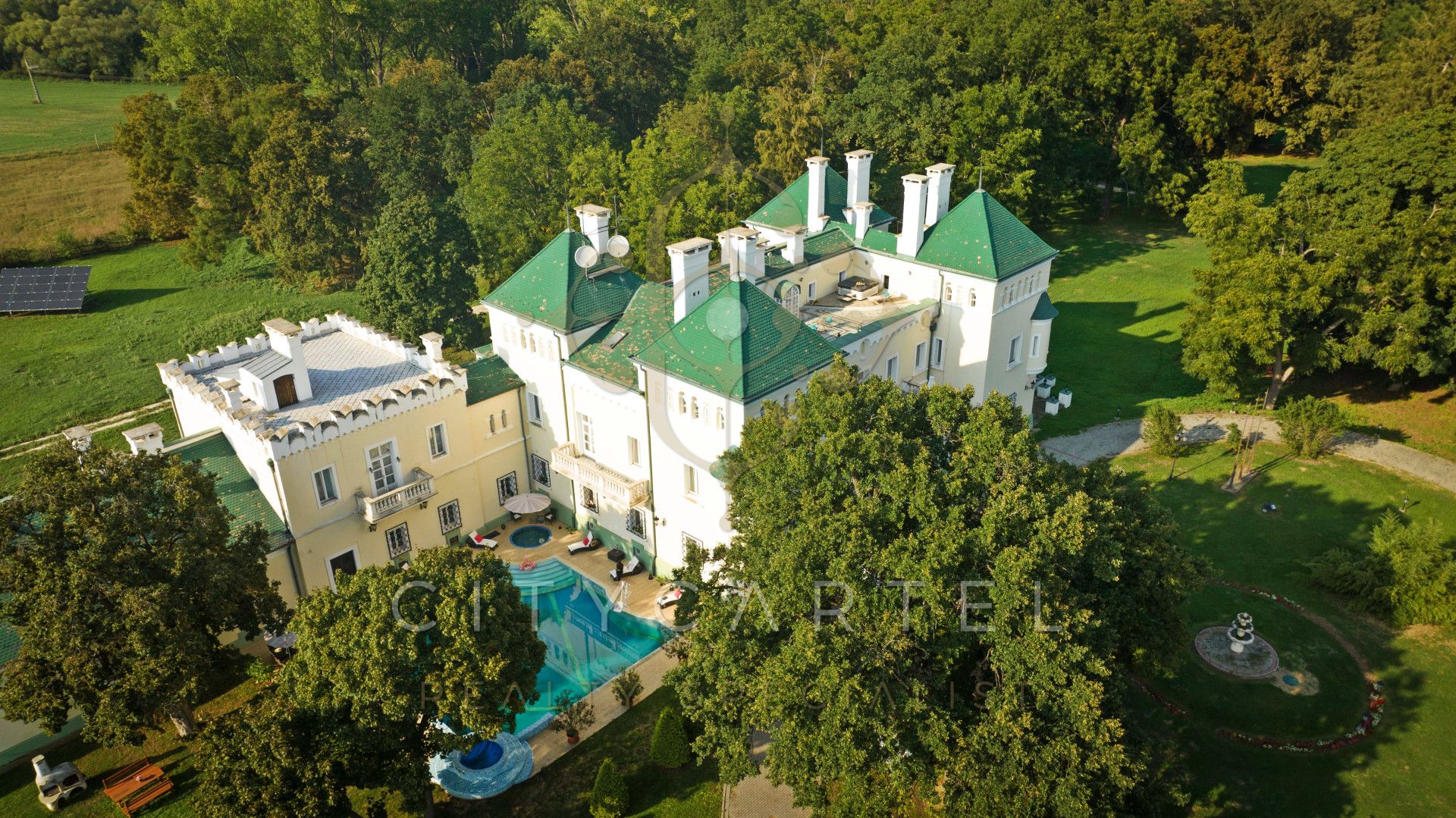 A fájl már létezik a célhelyen: import/kepek/vizjeles_4984655.jpg
Eladó Villa, kastély, kúria Acsa  3133 m<sup>2</sup> 13200000 EUR