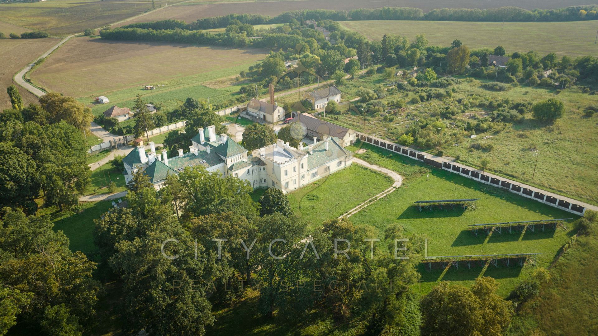 A fájl már létezik a célhelyen: import/kepek/vizjeles_4984656.jpg
Eladó Villa, kastély, kúria Acsa  3133 m<sup>2</sup> 13200000 EUR