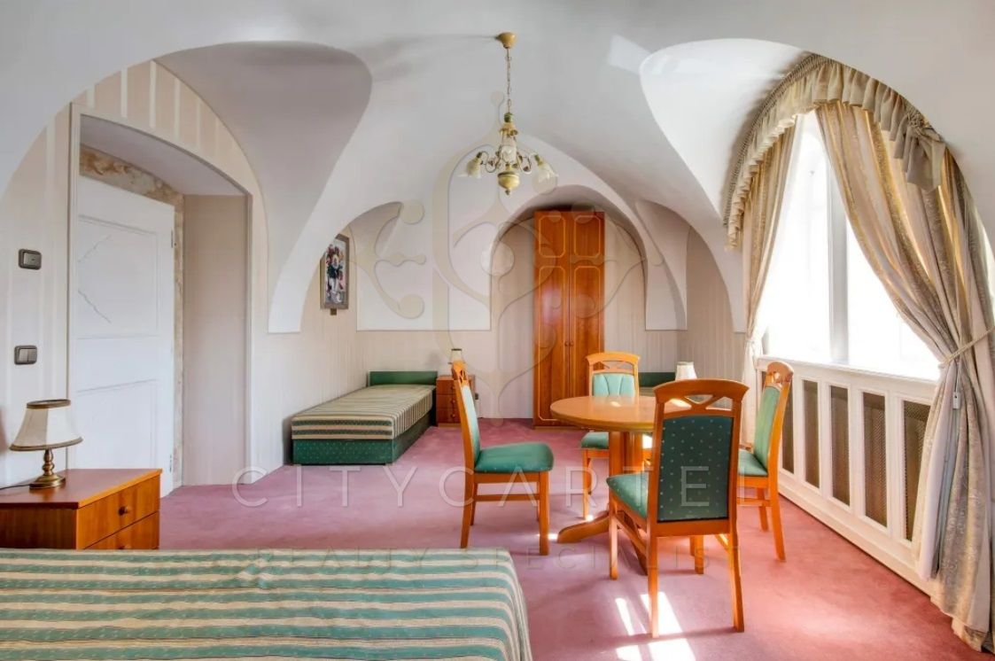 A fájl már létezik a célhelyen: import/kepek/vizjeles_4985072.jpg
Eladó Villa, kastély, kúria Acsa  3133 m<sup>2</sup> 13200000 EUR