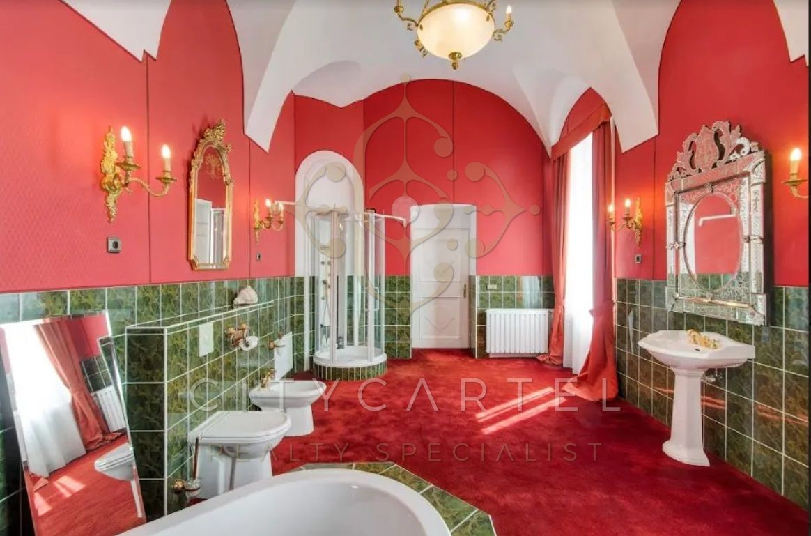 A fájl már létezik a célhelyen: import/kepek/vizjeles_4985073.jpg
Eladó Villa, kastély, kúria Acsa  3133 m<sup>2</sup> 13200000 EUR