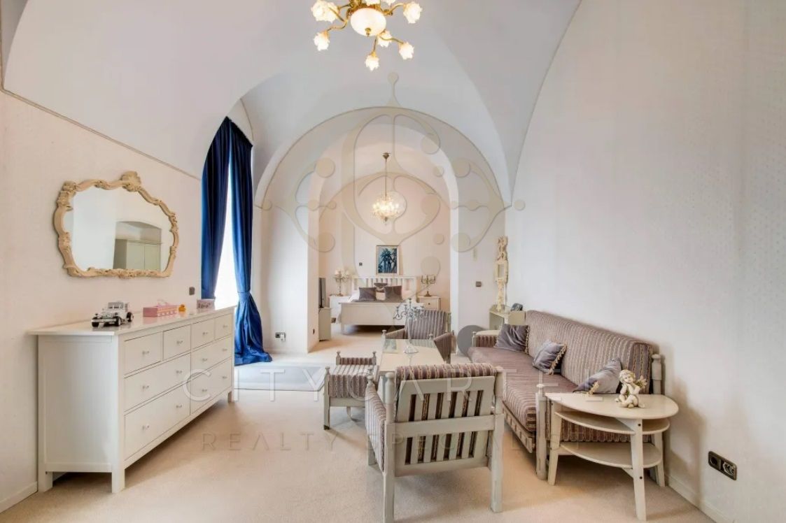 A fájl már létezik a célhelyen: import/kepek/vizjeles_4985074.jpg
Eladó Villa, kastély, kúria Acsa  3133 m<sup>2</sup> 13200000 EUR