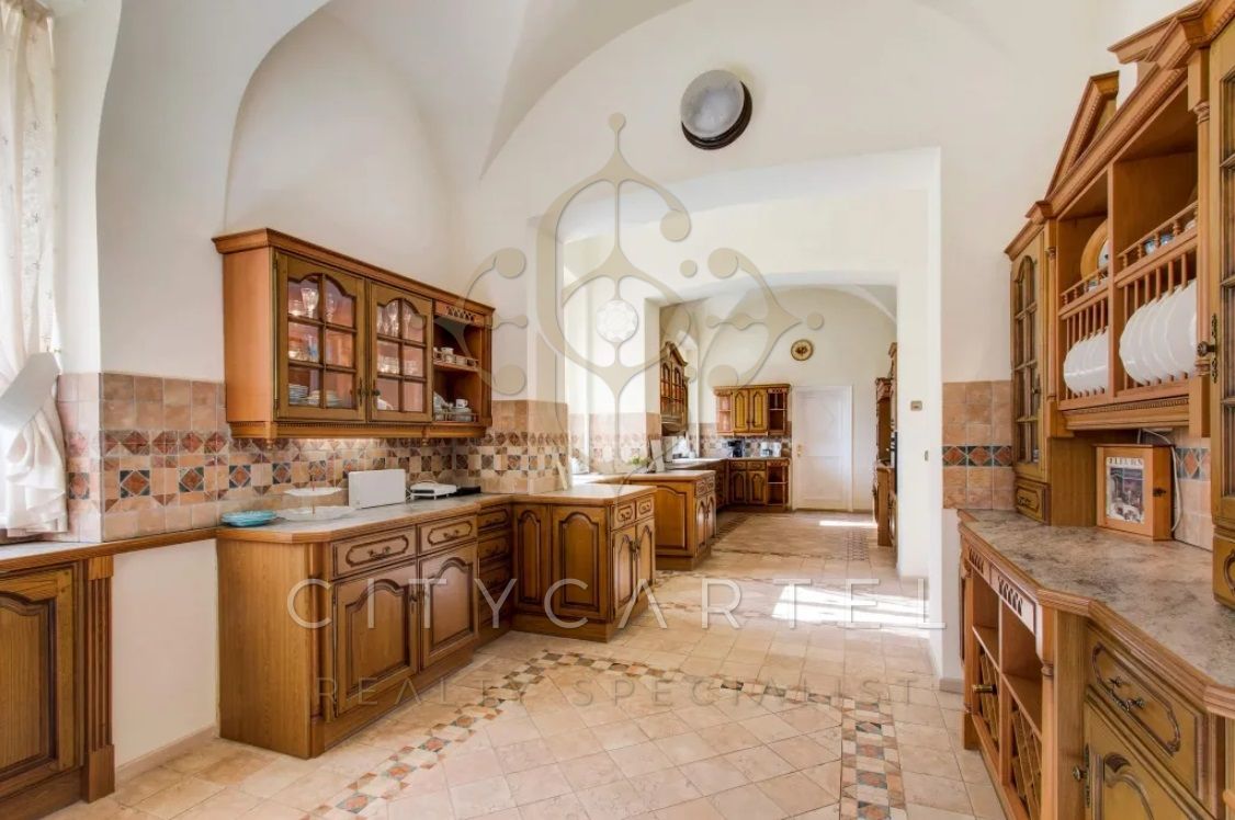 A fájl már létezik a célhelyen: import/kepek/vizjeles_4985075.jpg
Eladó Villa, kastély, kúria Acsa  3133 m<sup>2</sup> 13200000 EUR