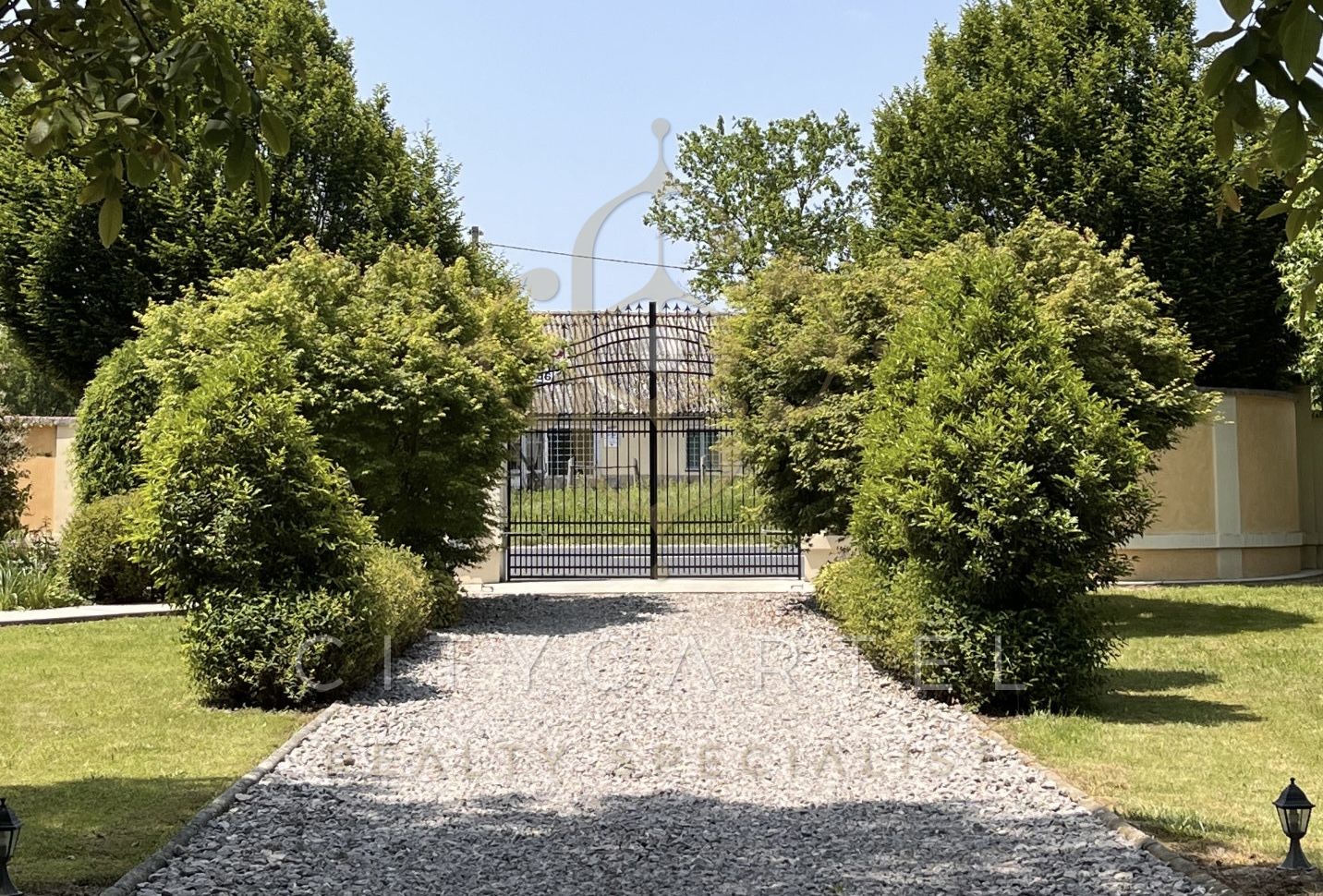 A fájl már létezik a célhelyen: import/kepek/vizjeles_5044554.jpg
Eladó Villa, kastély, kúria Bárdudvarnok  330 m<sup>2</sup> 169 millió Ft