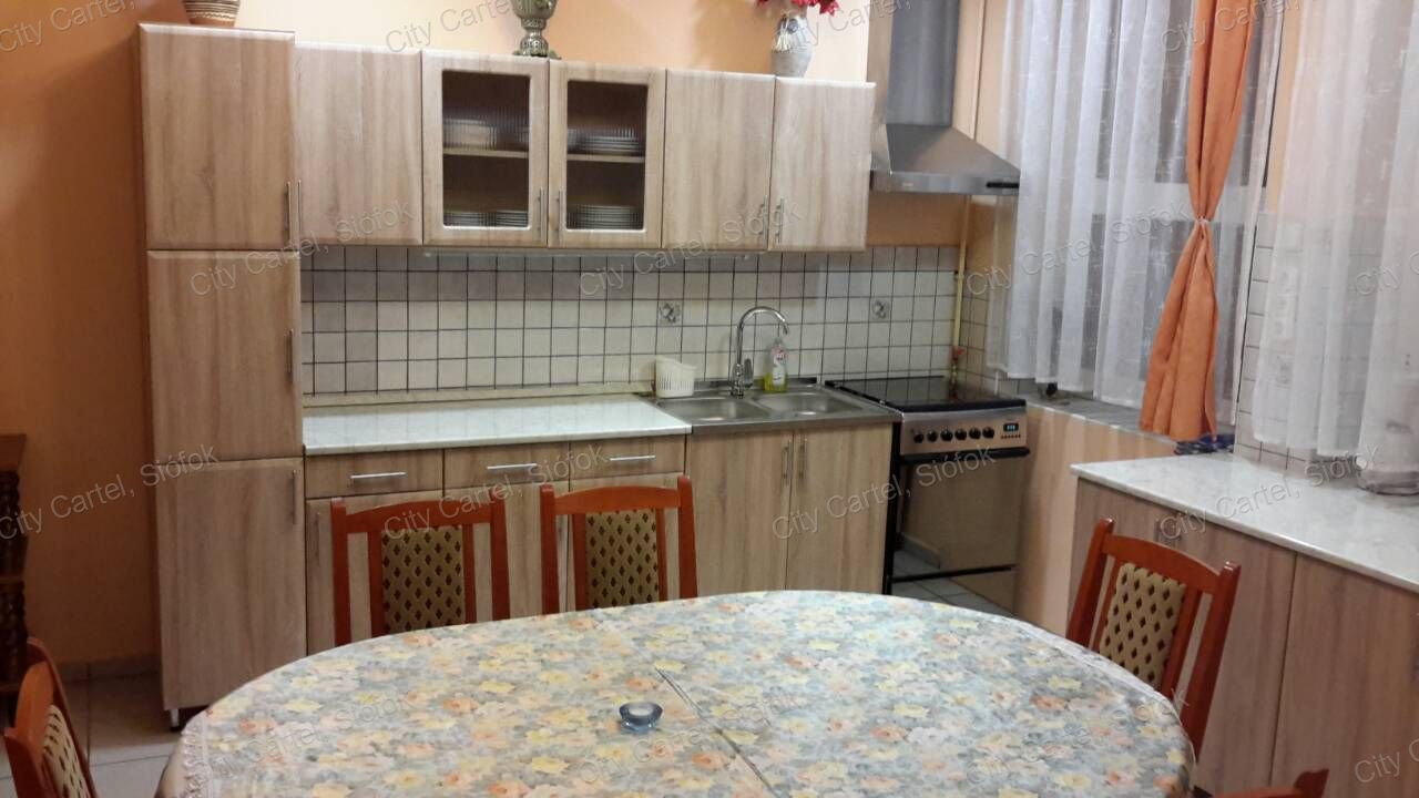 A fájl már létezik a célhelyen: import/kepek/vizjeles_5078653.jpg
For sale house Balatonboglár  550 m<sup>2</sup> 275 millió Ft