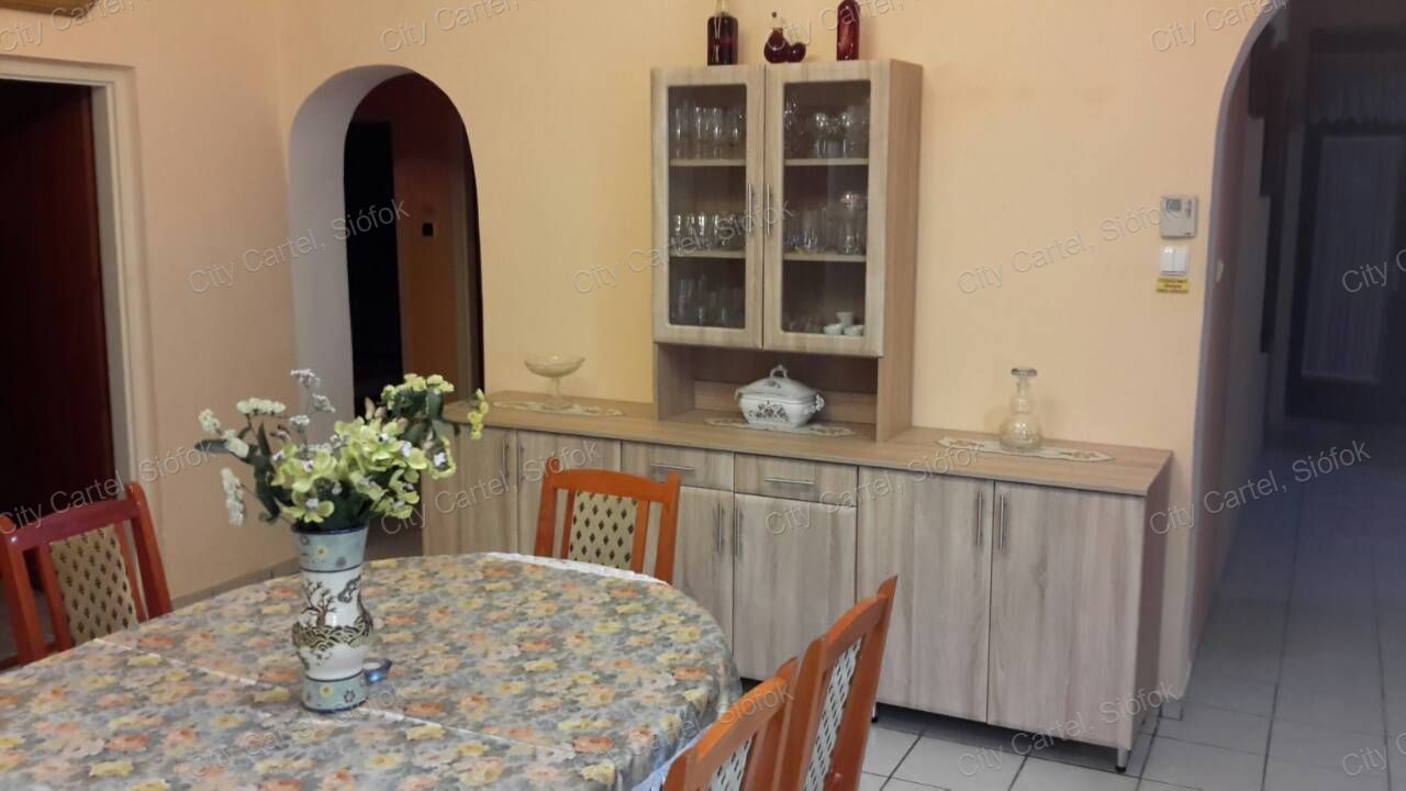A fájl már létezik a célhelyen: import/kepek/vizjeles_5078655.jpg
For sale house Balatonboglár  550 m<sup>2</sup> 275 millió Ft