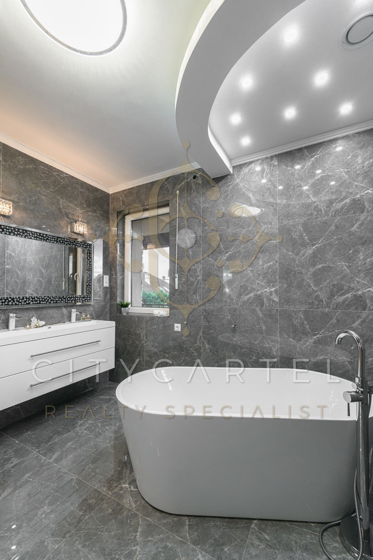A fájl már létezik a célhelyen: import/kepek/vizjeles_5081328.jpg
For sale house Budapest, XVI. kerület  399 m<sup>2</sup> 399 millió Ft
