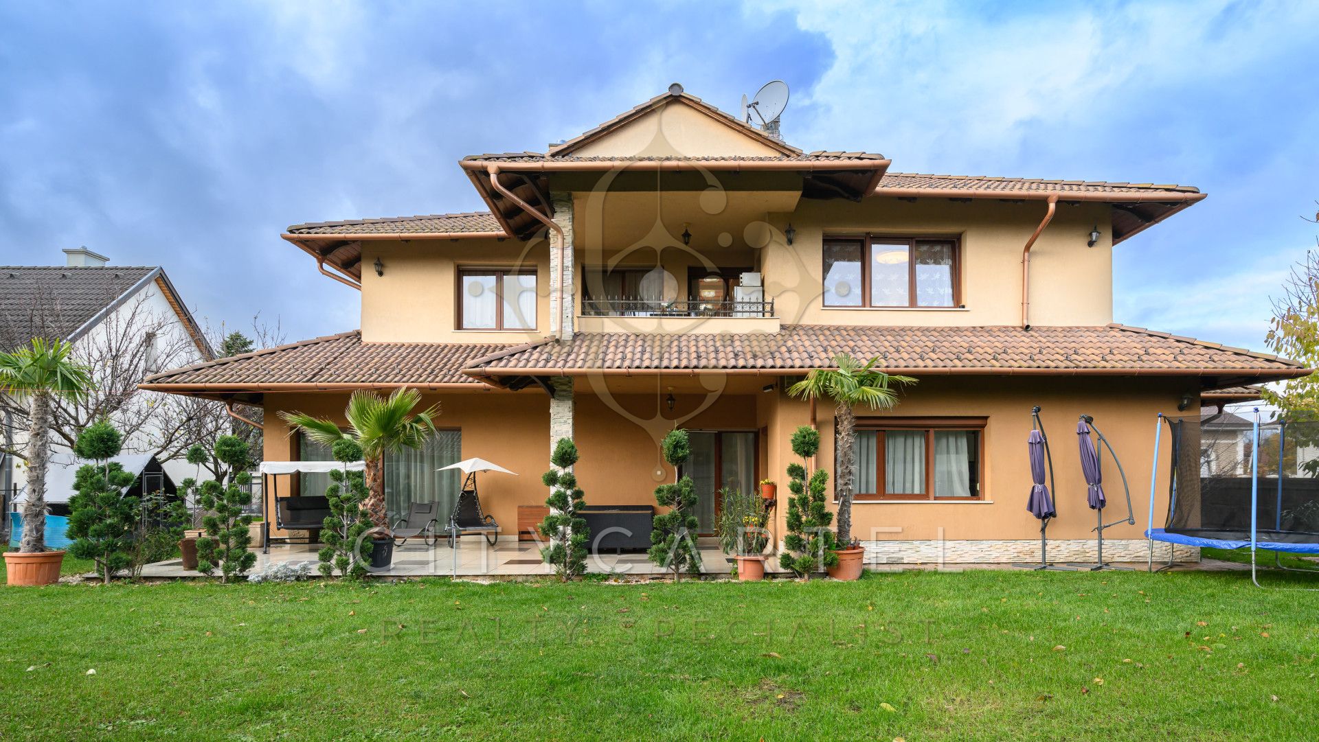 A fájl már létezik a célhelyen: import/kepek/vizjeles_5081354.jpg
For sale house Budapest, XVI. kerület  399 m<sup>2</sup> 399 millió Ft