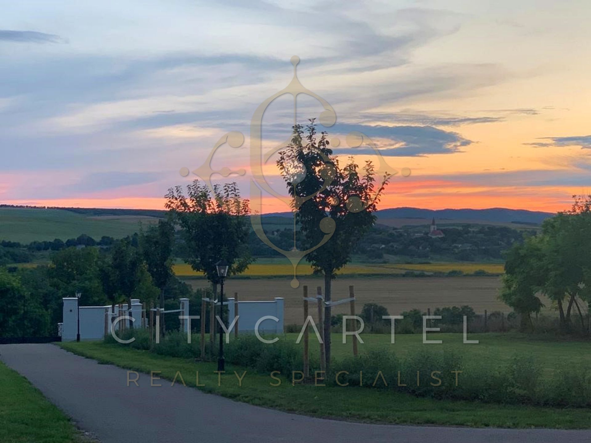 A fájl már létezik a célhelyen: import/kepek/vizjeles_5088520.jpg
Eladó Villa, kastély, kúria Bér  1050 m<sup>2</sup> 3000000 EUR