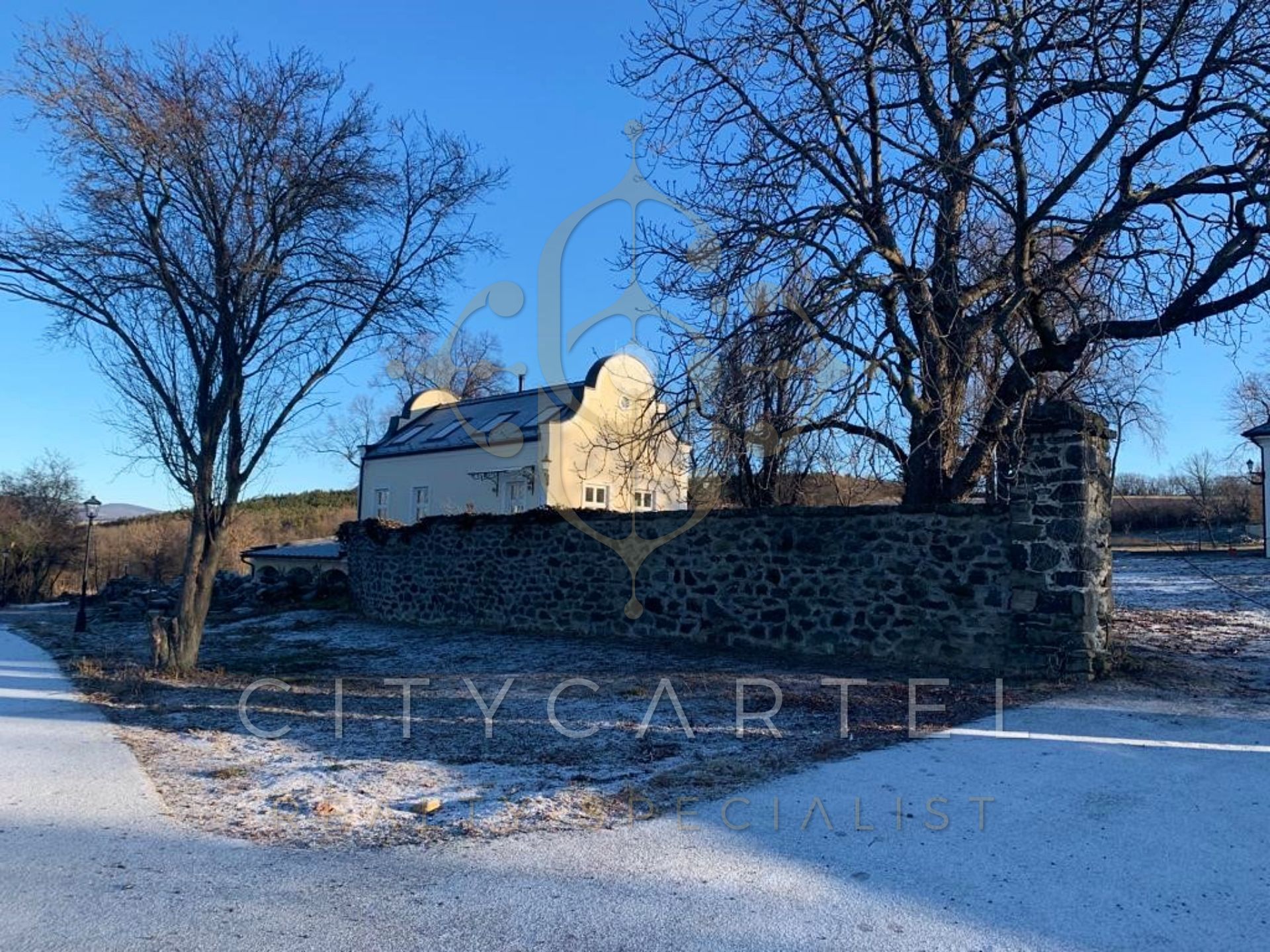 A fájl már létezik a célhelyen: import/kepek/vizjeles_5088532.jpg
Eladó Villa, kastély, kúria Bér  1050 m<sup>2</sup> 3000000 EUR