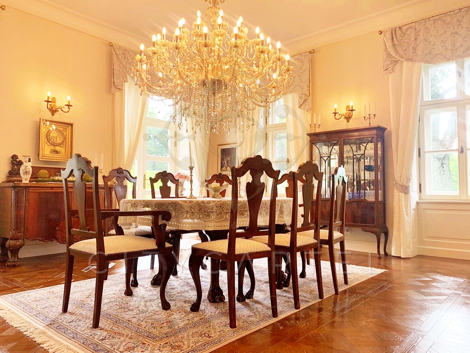 A fájl már létezik a célhelyen: import/kepek/vizjeles_5088542.jpg
Eladó Villa, kastély, kúria Bér  1050 m<sup>2</sup> 3000000 EUR