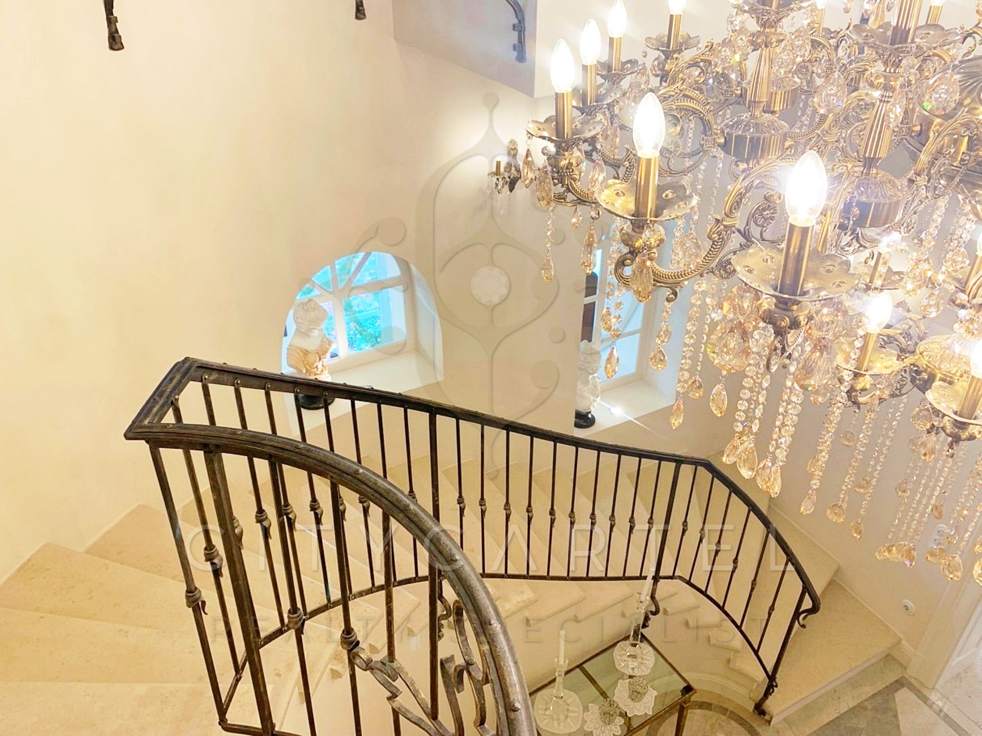 A fájl már létezik a célhelyen: import/kepek/vizjeles_5088549.jpg
Eladó Villa, kastély, kúria Bér  1050 m<sup>2</sup> 3000000 EUR