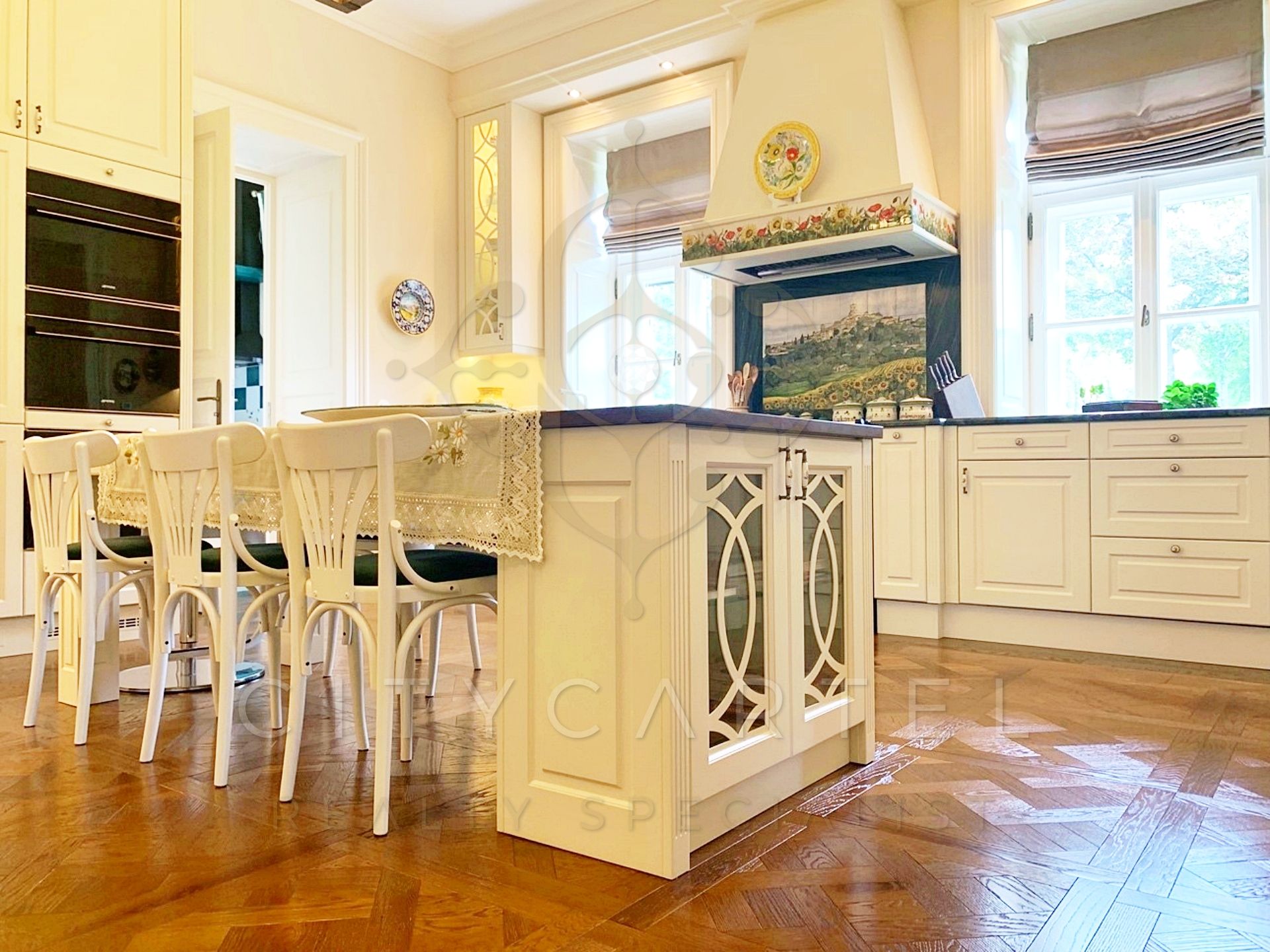 A fájl már létezik a célhelyen: import/kepek/vizjeles_5088565.jpg
Eladó Villa, kastély, kúria Bér  1050 m<sup>2</sup> 3000000 EUR