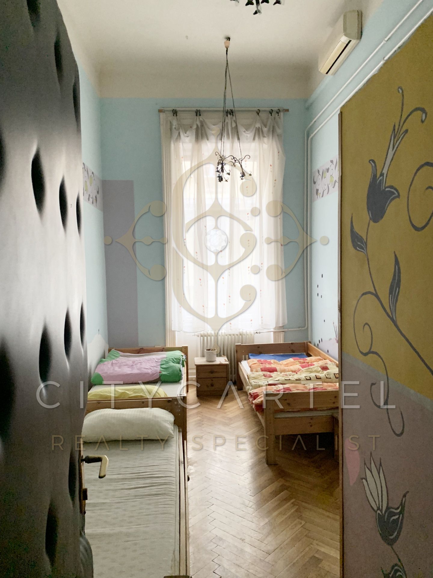 A fájl már létezik a célhelyen: import/kepek/vizjeles_5093992.jpg
Eladó Téglalakás Budapest, VI. kerület  700 m<sup>2</sup> 792000 EUR