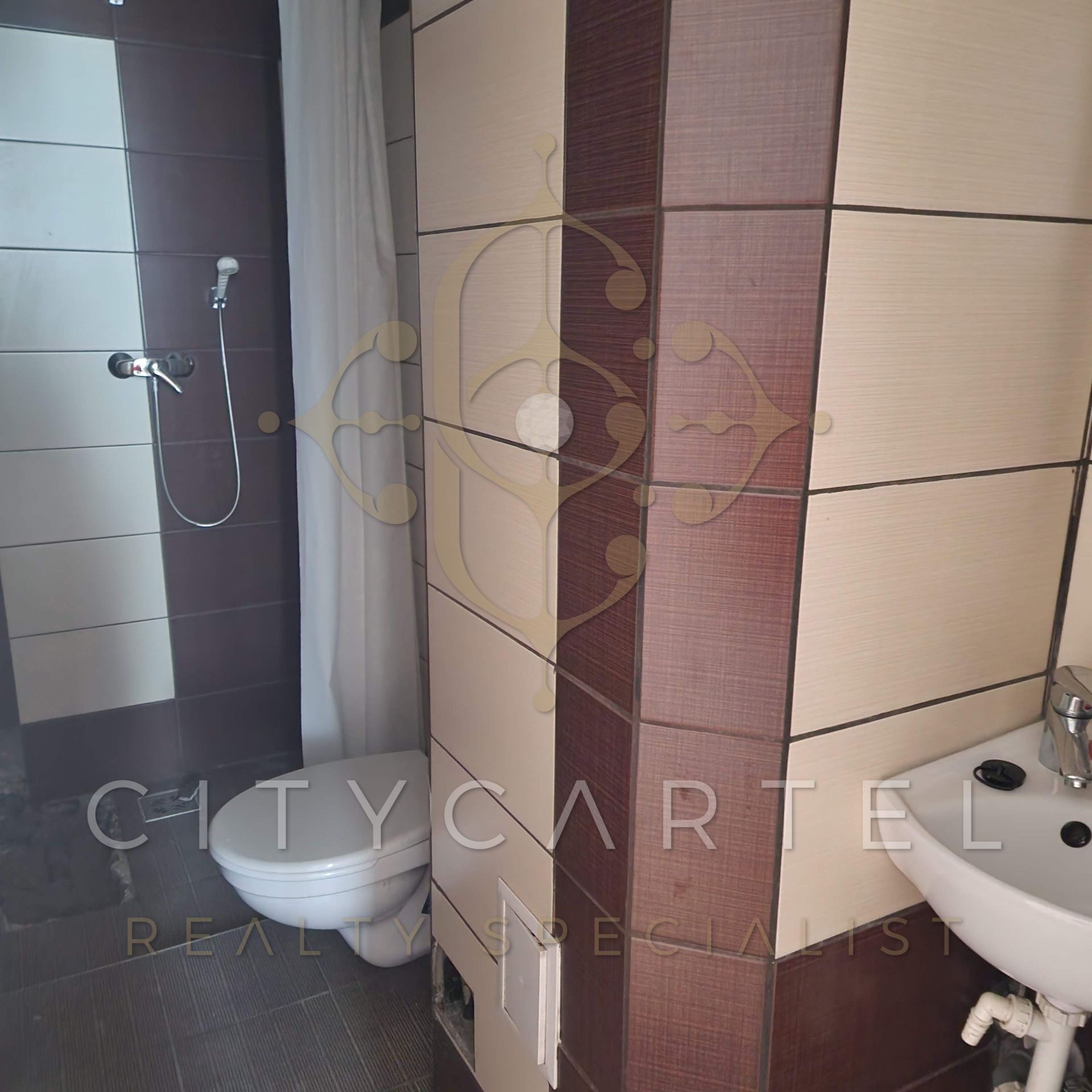 A fájl már létezik a célhelyen: import/kepek/vizjeles_5094016.jpg
Eladó Téglalakás Budapest, VI. kerület  700 m<sup>2</sup> 792000 EUR