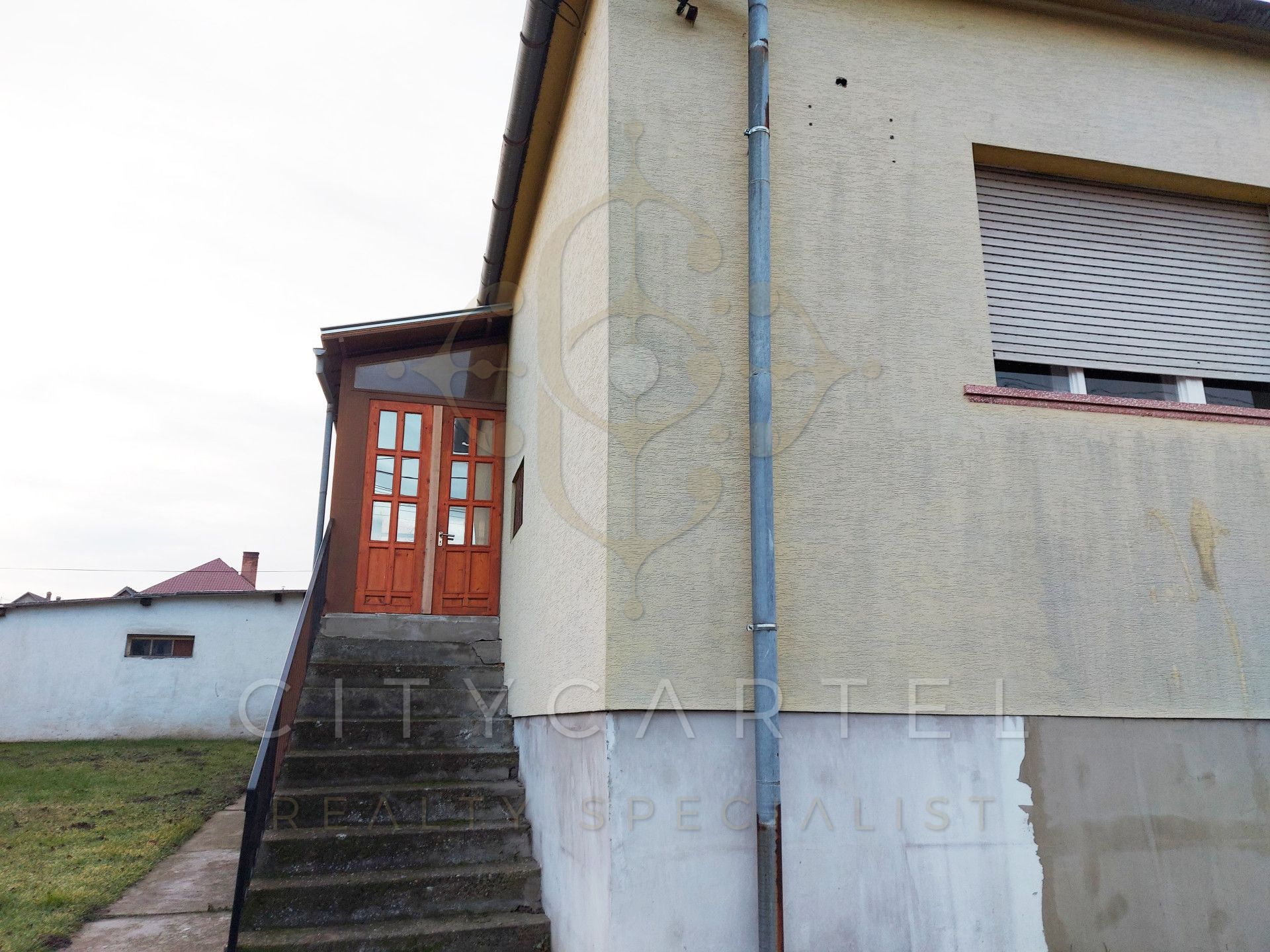 A fájl már létezik a célhelyen: import/kepek/vizjeles_5103001.jpg
For sale house Dunaföldvár  118 m<sup>2</sup> 53 millió Ft