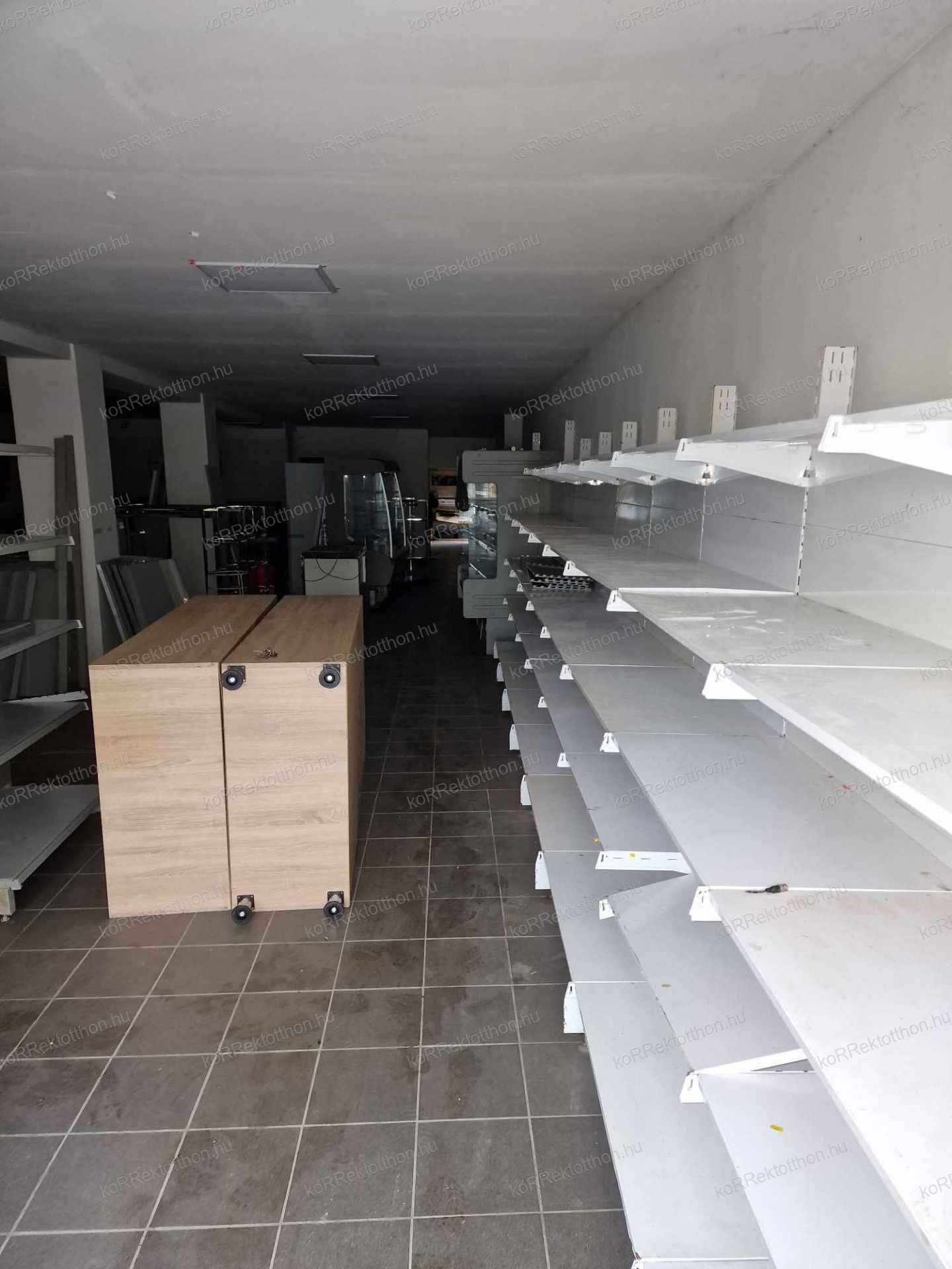 A fájl már létezik a célhelyen: import/kepek/vizjeles_5110114.jpg
Eladó üzlethelyiség Erk  202 m<sup>2</sup> 9.9 millió Ft