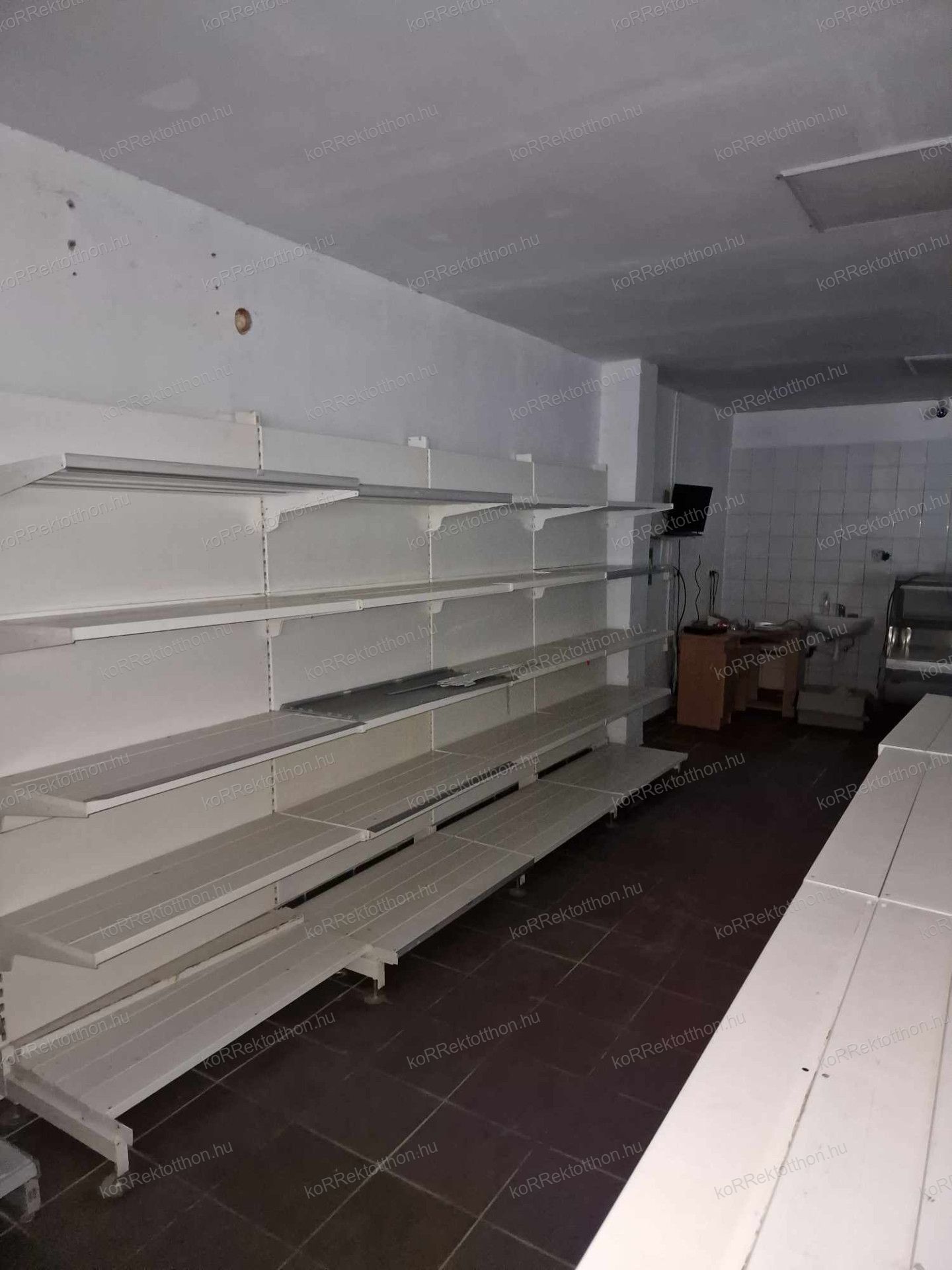 A fájl már létezik a célhelyen: import/kepek/vizjeles_5110116.jpg
Eladó üzlethelyiség Erk  202 m<sup>2</sup> 9.9 millió Ft