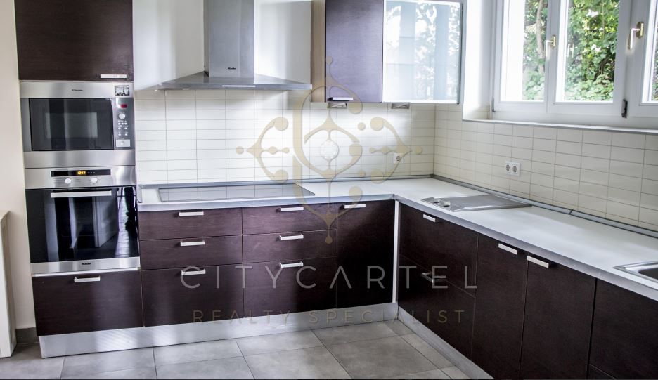 A fájl már létezik a célhelyen: import/kepek/vizjeles_5134804.jpg
For sale Villa, castle, mansion Budapest, XII. kerület  421 m<sup>2</sup> 6750 EUR
