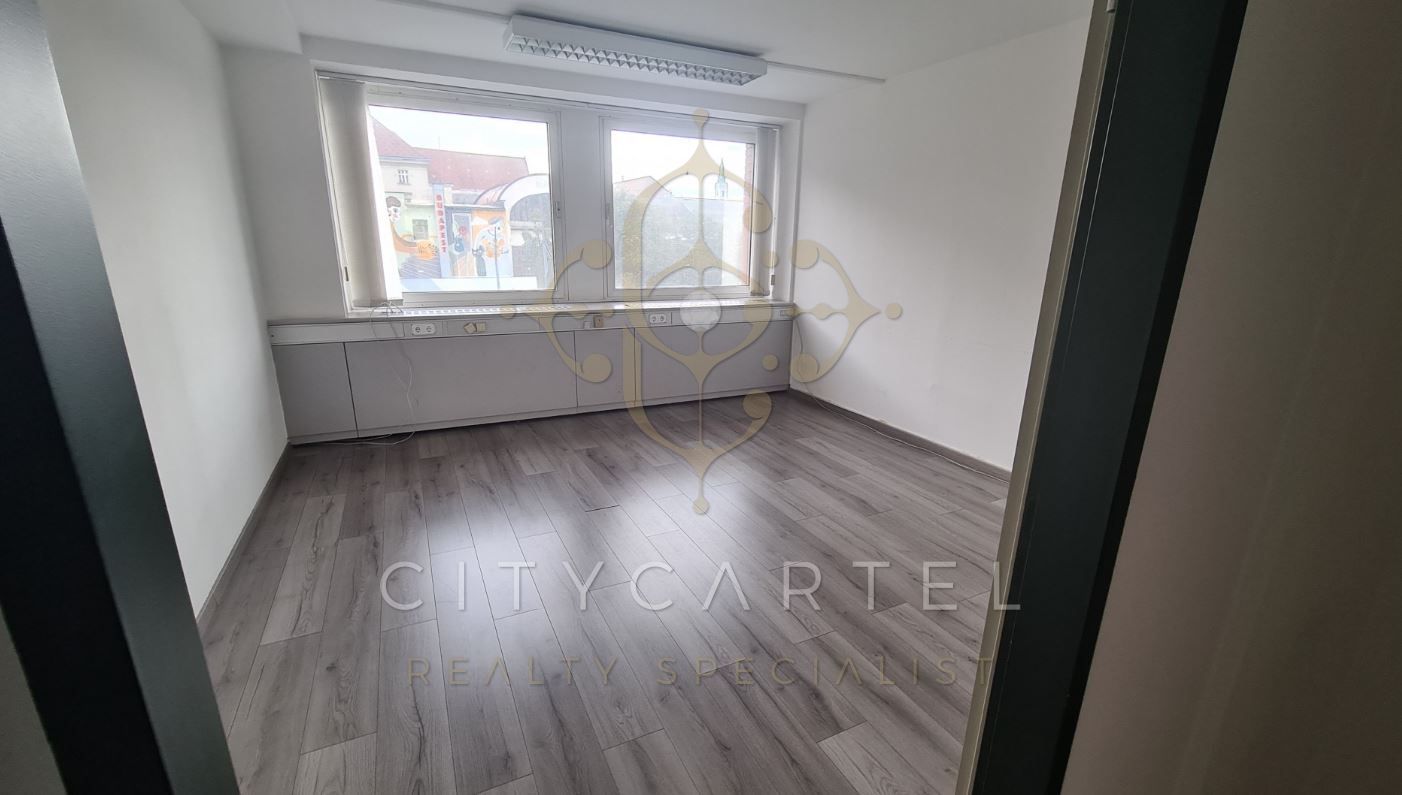 A fájl már létezik a célhelyen: import/kepek/vizjeles_5136164.jpg
Eladó Iroda irodaházban B Budapest, VII. kerület  79 m<sup>2</sup> 1264 EUR