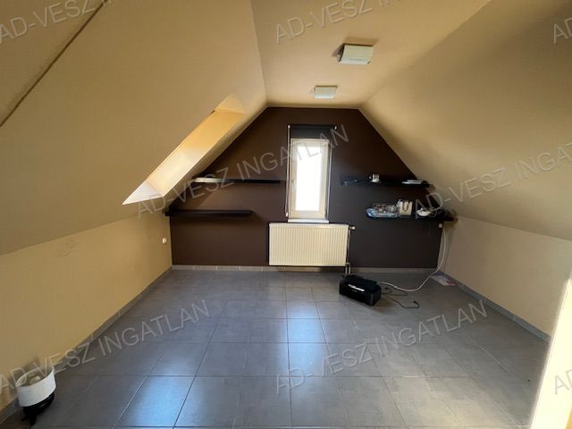 A fájl már létezik a célhelyen: import/kepek/vizjeles_5138008.jpg
Eladó Családi ház Újhartyán  138 m<sup>2</sup> 49.9 millió Ft