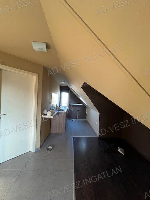 A fájl már létezik a célhelyen: import/kepek/vizjeles_5138009.jpg
Eladó Családi ház Újhartyán  138 m<sup>2</sup> 49.9 millió Ft