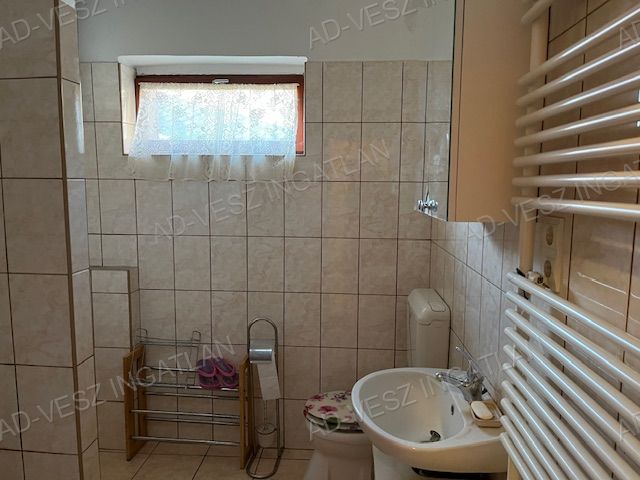 A fájl már létezik a célhelyen: import/kepek/vizjeles_5138011.jpg
Eladó Családi ház Újhartyán  138 m<sup>2</sup> 49.9 millió Ft