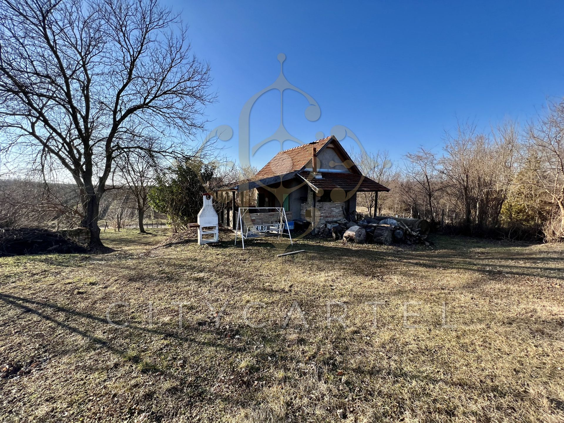 A fájl már létezik a célhelyen: import/kepek/vizjeles_5140535.jpg
Eladó nyaraló Balatonlelle  45 m<sup>2</sup> 29.99 millió Ft