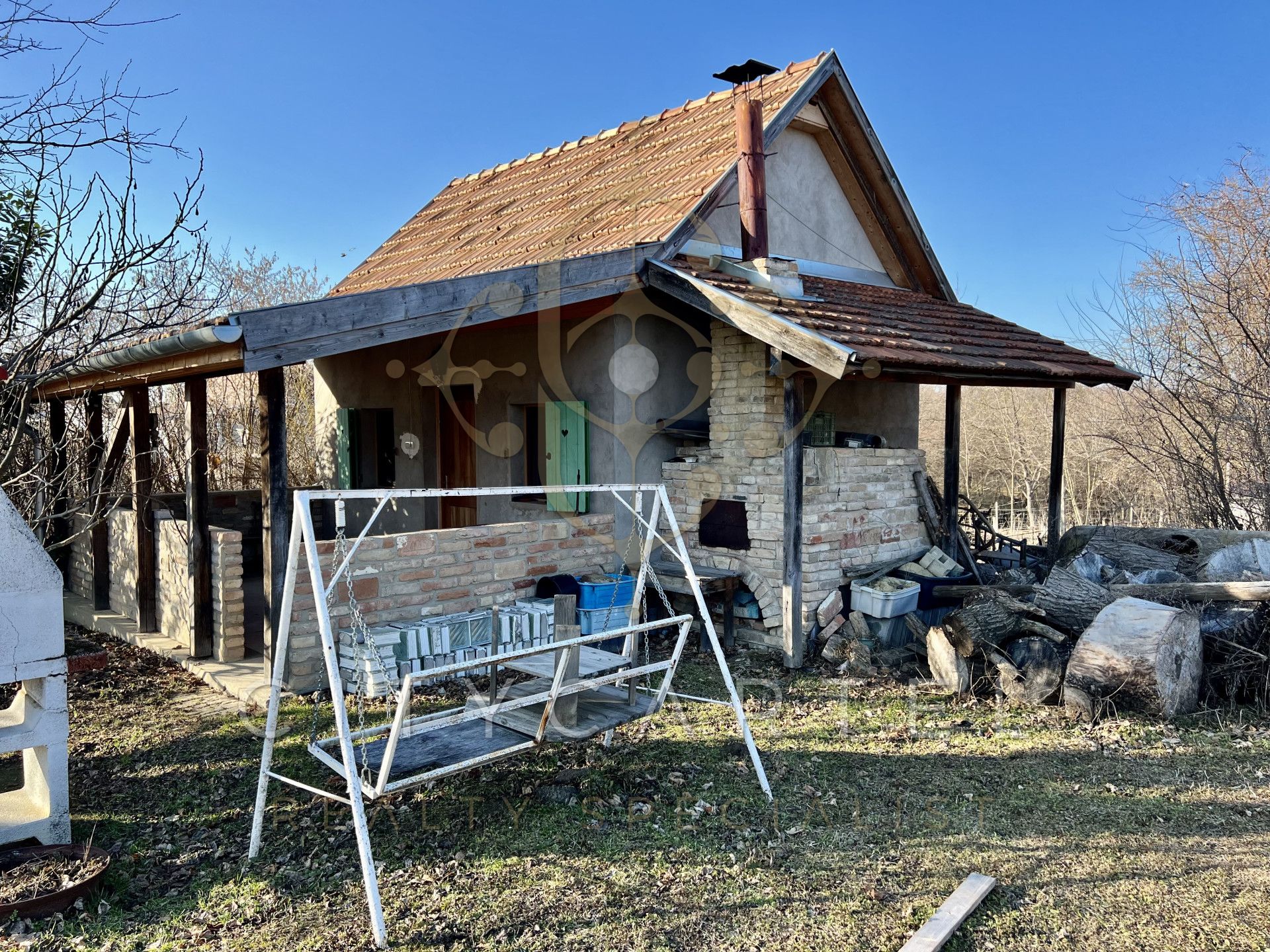 A fájl már létezik a célhelyen: import/kepek/vizjeles_5140539.jpg
Eladó nyaraló Balatonlelle  45 m<sup>2</sup> 29.99 millió Ft