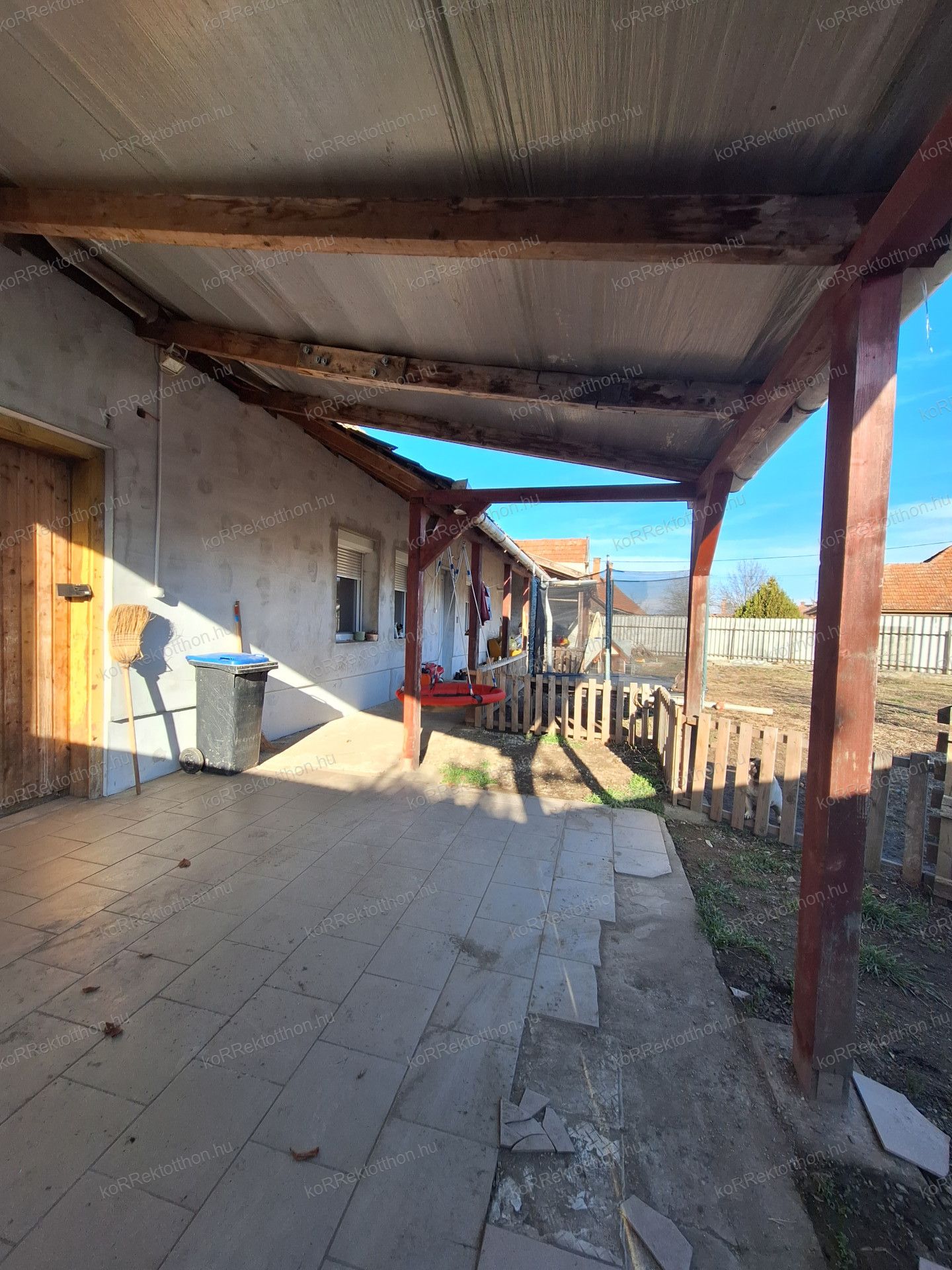 A fájl már létezik a célhelyen: import/kepek/vizjeles_5154418.jpg
Eladó Családi ház Jászjákóhalma  102 m<sup>2</sup> 24.99 millió Ft