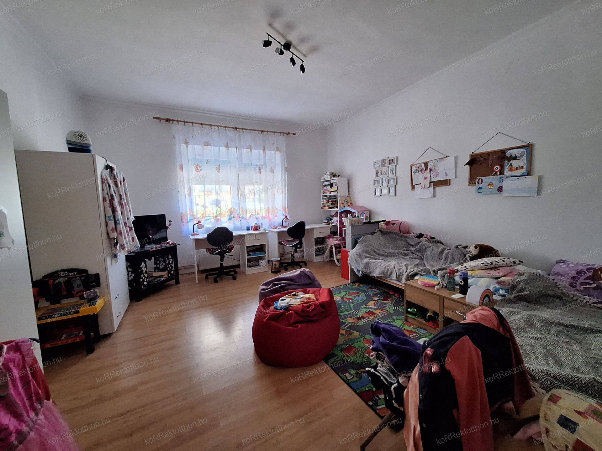 A fájl már létezik a célhelyen: import/kepek/vizjeles_5154440.jpg
Eladó Családi ház Jászjákóhalma  102 m<sup>2</sup> 24.99 millió Ft