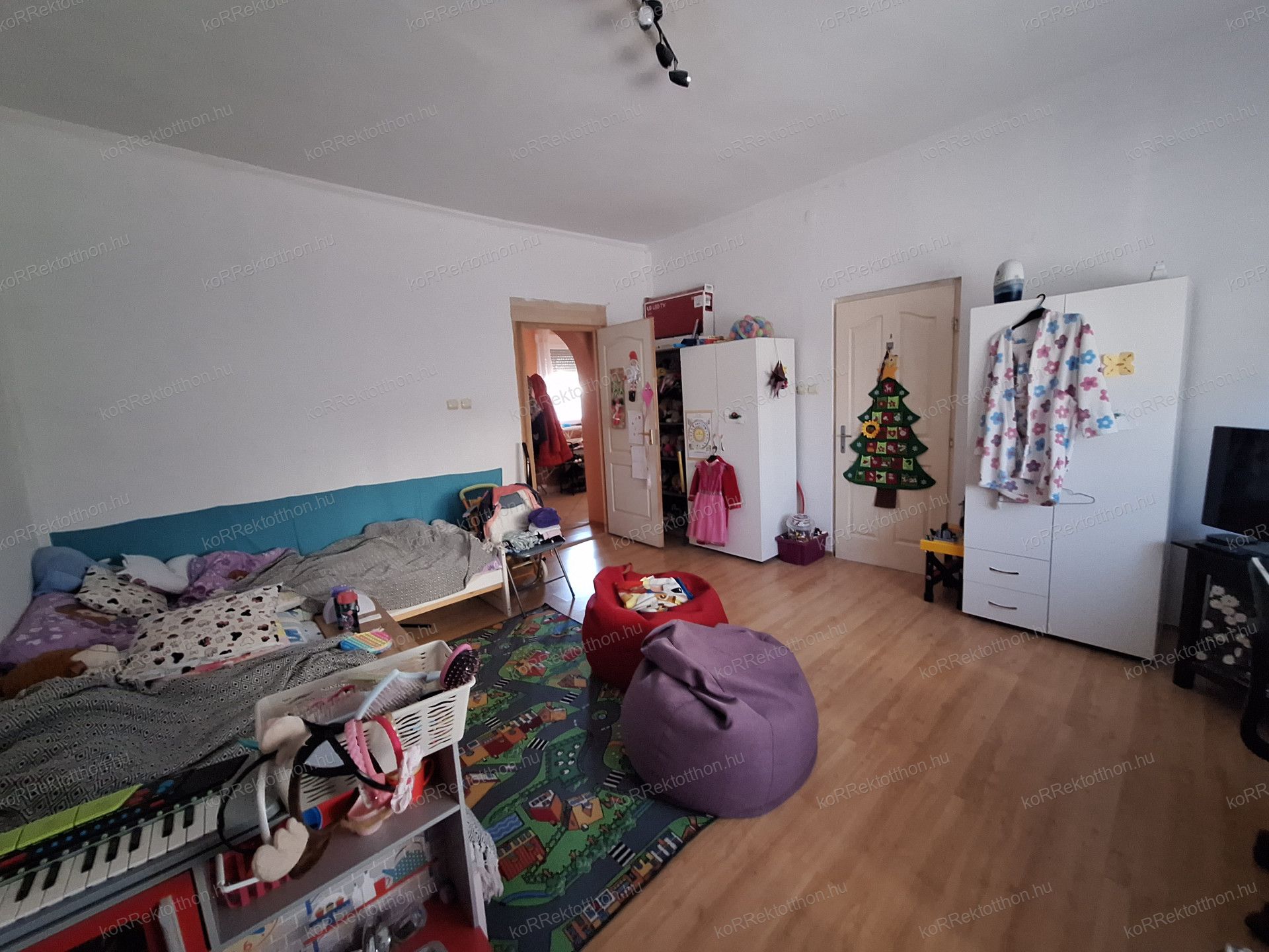 A fájl már létezik a célhelyen: import/kepek/vizjeles_5154441.jpg
Eladó Családi ház Jászjákóhalma  102 m<sup>2</sup> 24.99 millió Ft