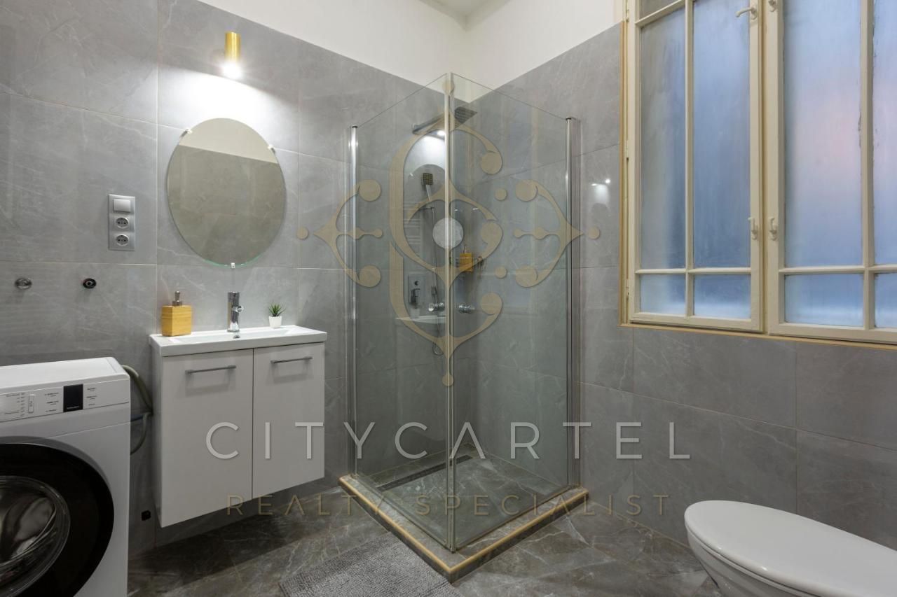 A fájl már létezik a célhelyen: import/kepek/vizjeles_5156301.jpg
For sale flat Budapest, V. kerület  85 m<sup>2</sup> 398000 EUR