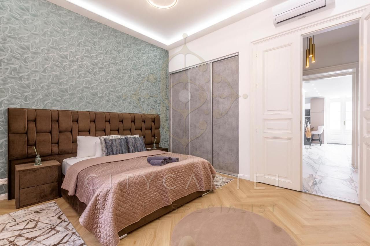 A fájl már létezik a célhelyen: import/kepek/vizjeles_5156372.jpg
Eladó Téglalakás Budapest, VI. kerület  91 m<sup>2</sup> 574000 EUR