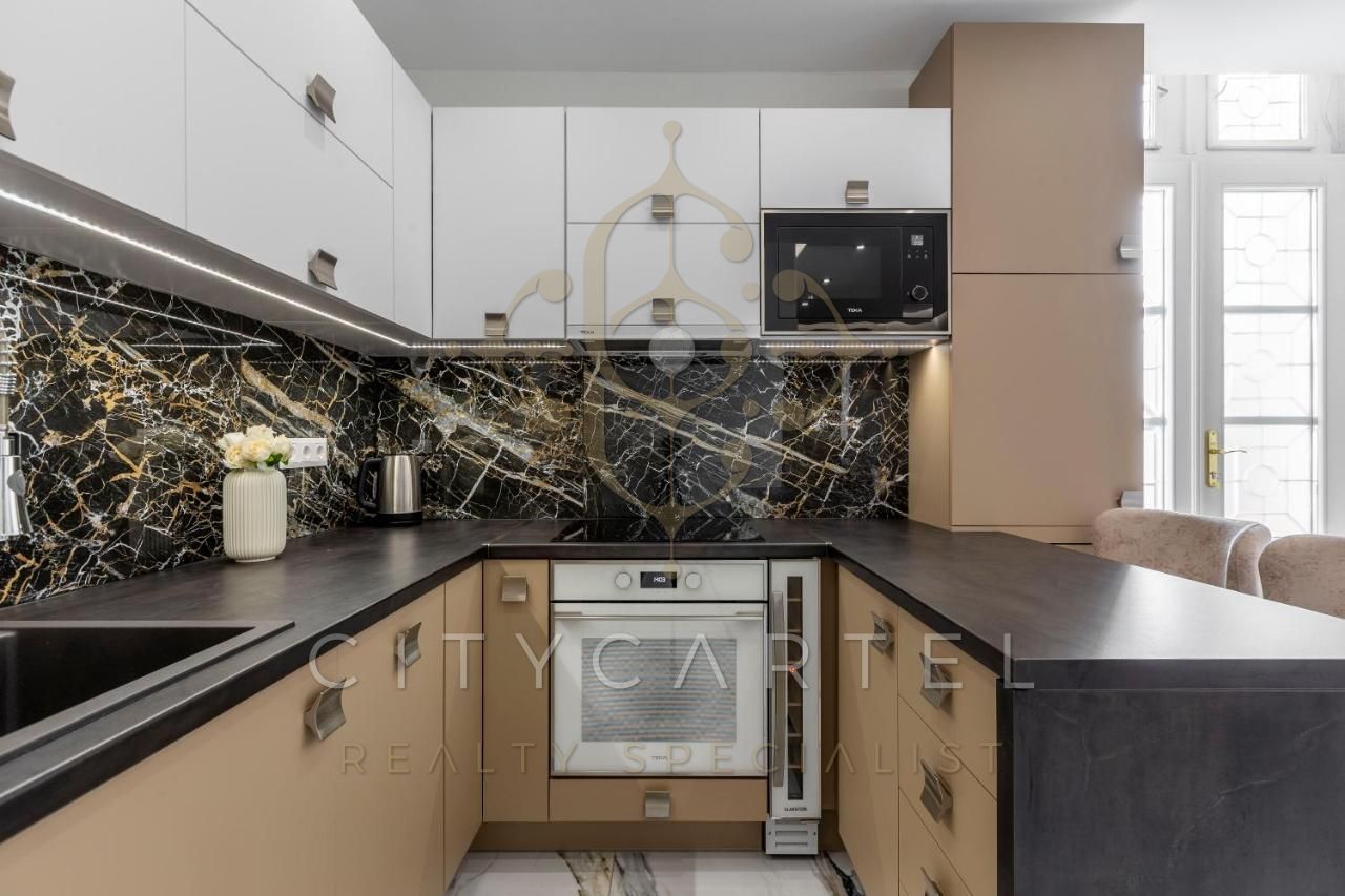 A fájl már létezik a célhelyen: import/kepek/vizjeles_5156377.jpg
Eladó Téglalakás Budapest, VI. kerület  91 m<sup>2</sup> 574000 EUR