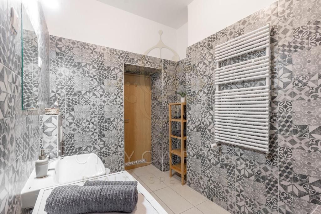 A fájl már létezik a célhelyen: import/kepek/vizjeles_5157272.jpg
Eladó Téglalakás Budapest, VII. kerület  62 m<sup>2</sup> 364000 EUR