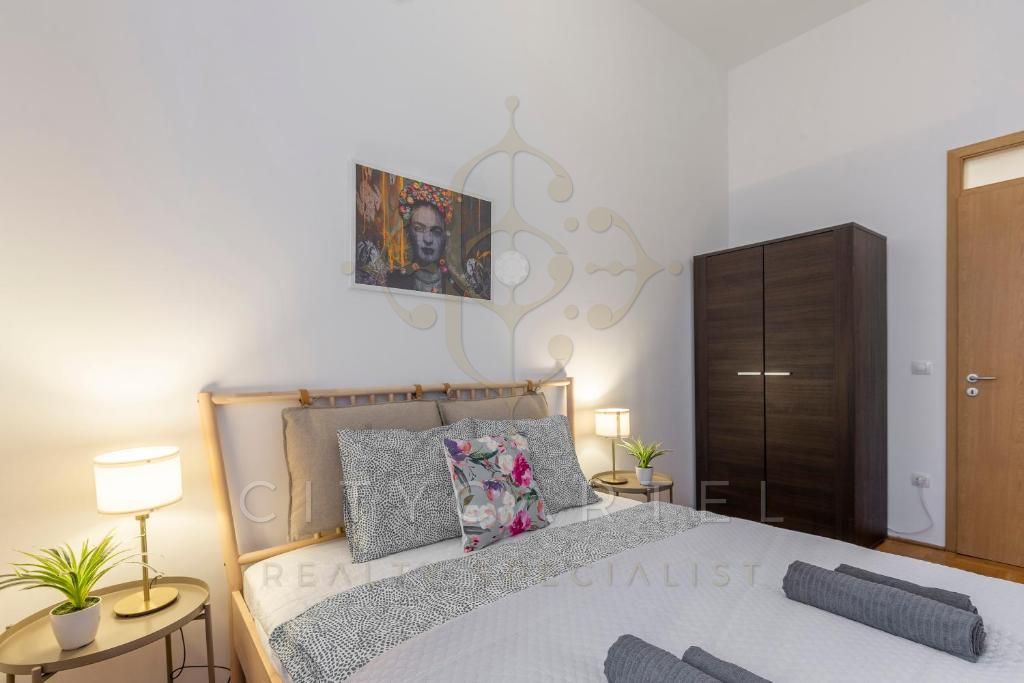 A fájl már létezik a célhelyen: import/kepek/vizjeles_5157273.jpg
Eladó Téglalakás Budapest, VII. kerület  62 m<sup>2</sup> 364000 EUR