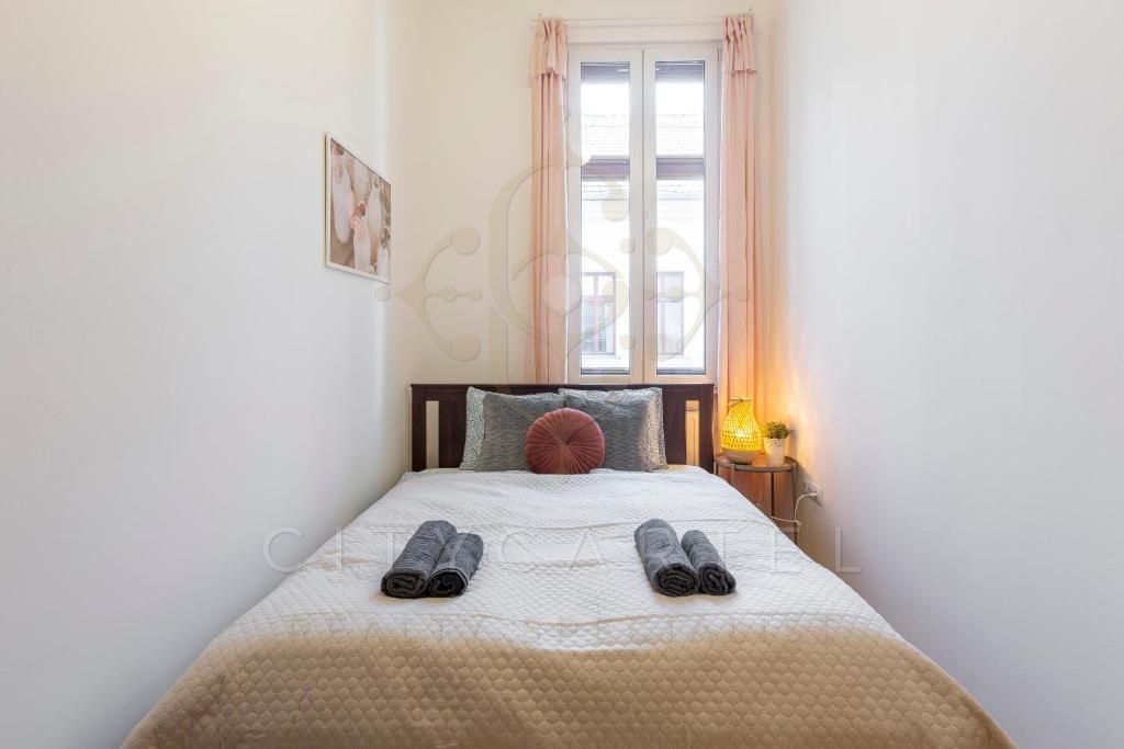 A fájl már létezik a célhelyen: import/kepek/vizjeles_5157279.jpg
Eladó Téglalakás Budapest, VII. kerület  62 m<sup>2</sup> 364000 EUR