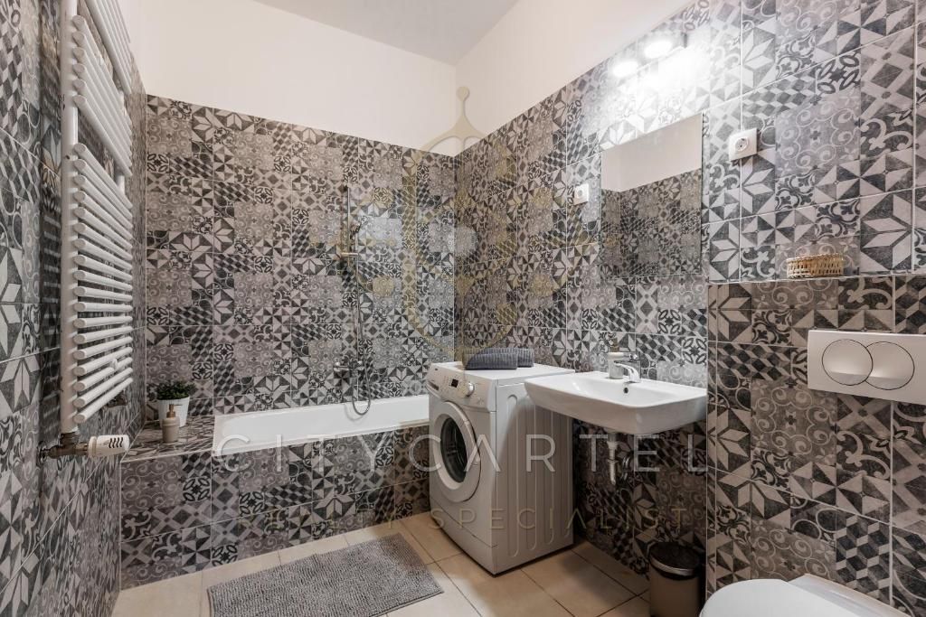 A fájl már létezik a célhelyen: import/kepek/vizjeles_5157280.jpg
Eladó Téglalakás Budapest, VII. kerület  62 m<sup>2</sup> 364000 EUR