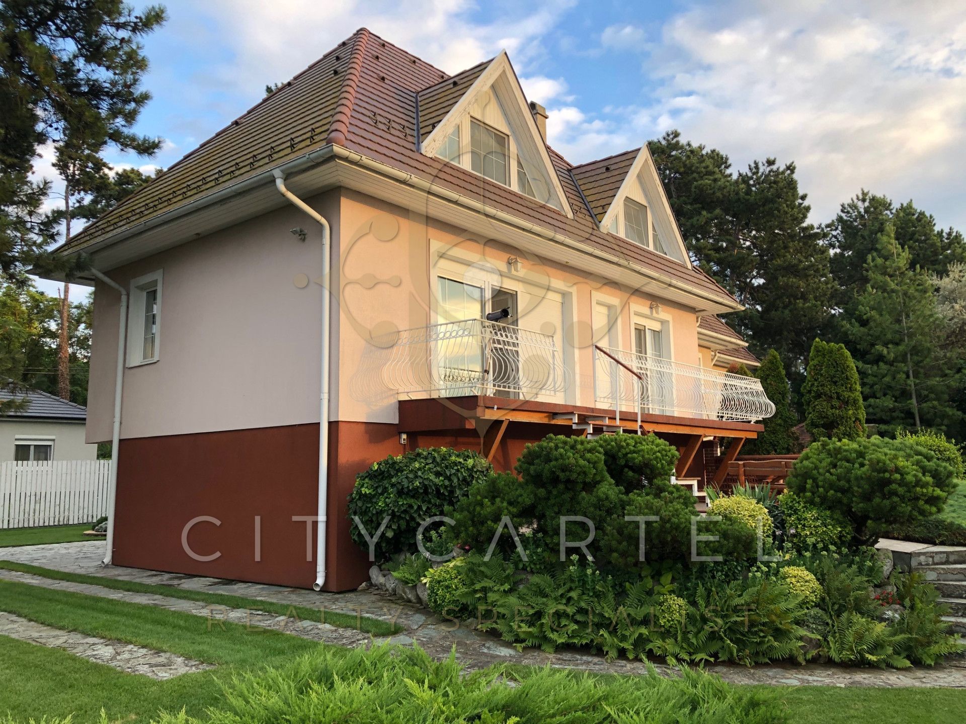 A fájl már létezik a célhelyen: import/kepek/vizjeles_5157906.jpg
For sale house Siófok  200 m<sup>2</sup> 320 millió Ft