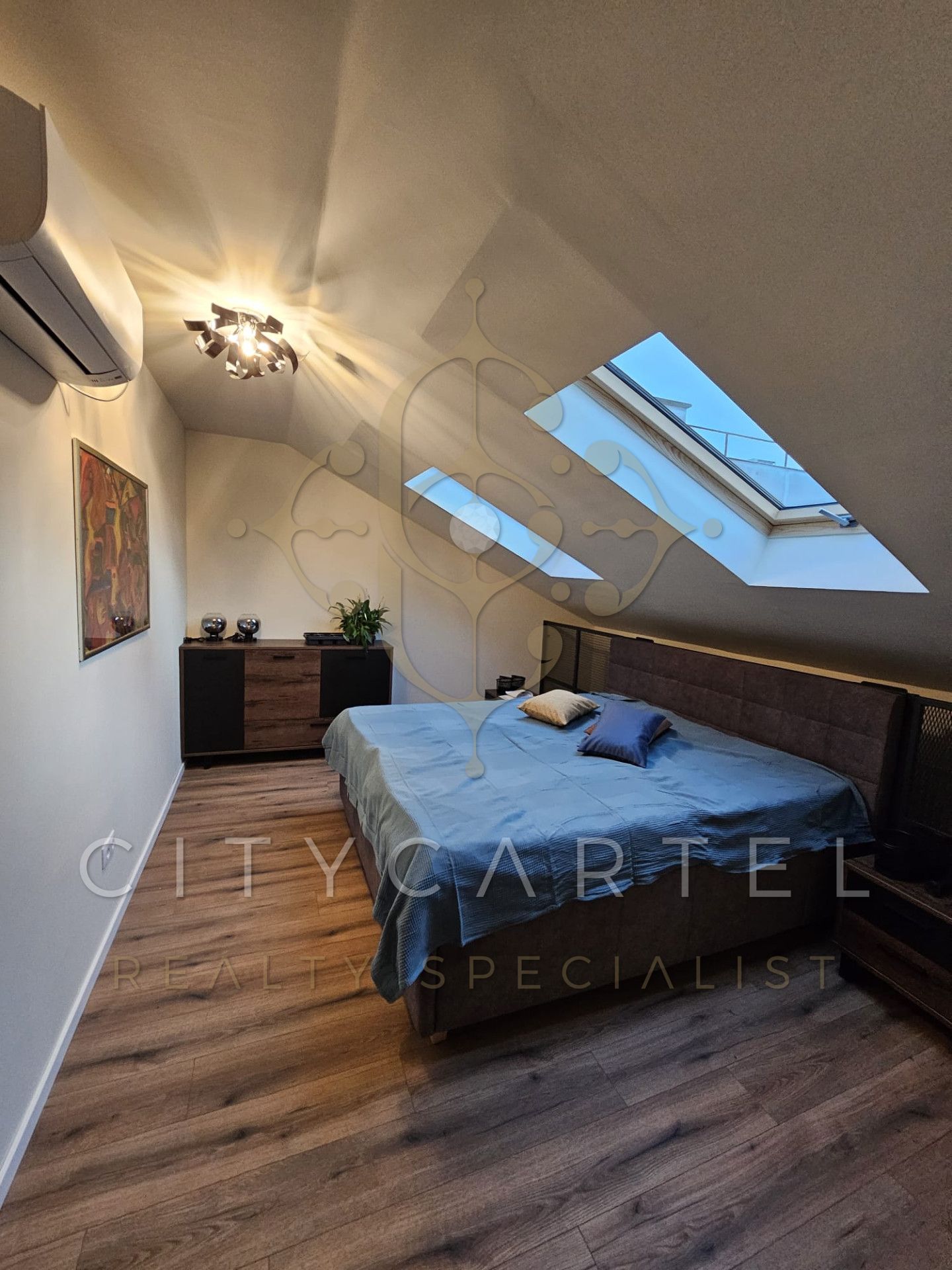 A fájl már létezik a célhelyen: import/kepek/vizjeles_5162691.jpg
Eladó Téglalakás Budapest, VI. kerület  166 m<sup>2</sup> 249.9 millió Ft