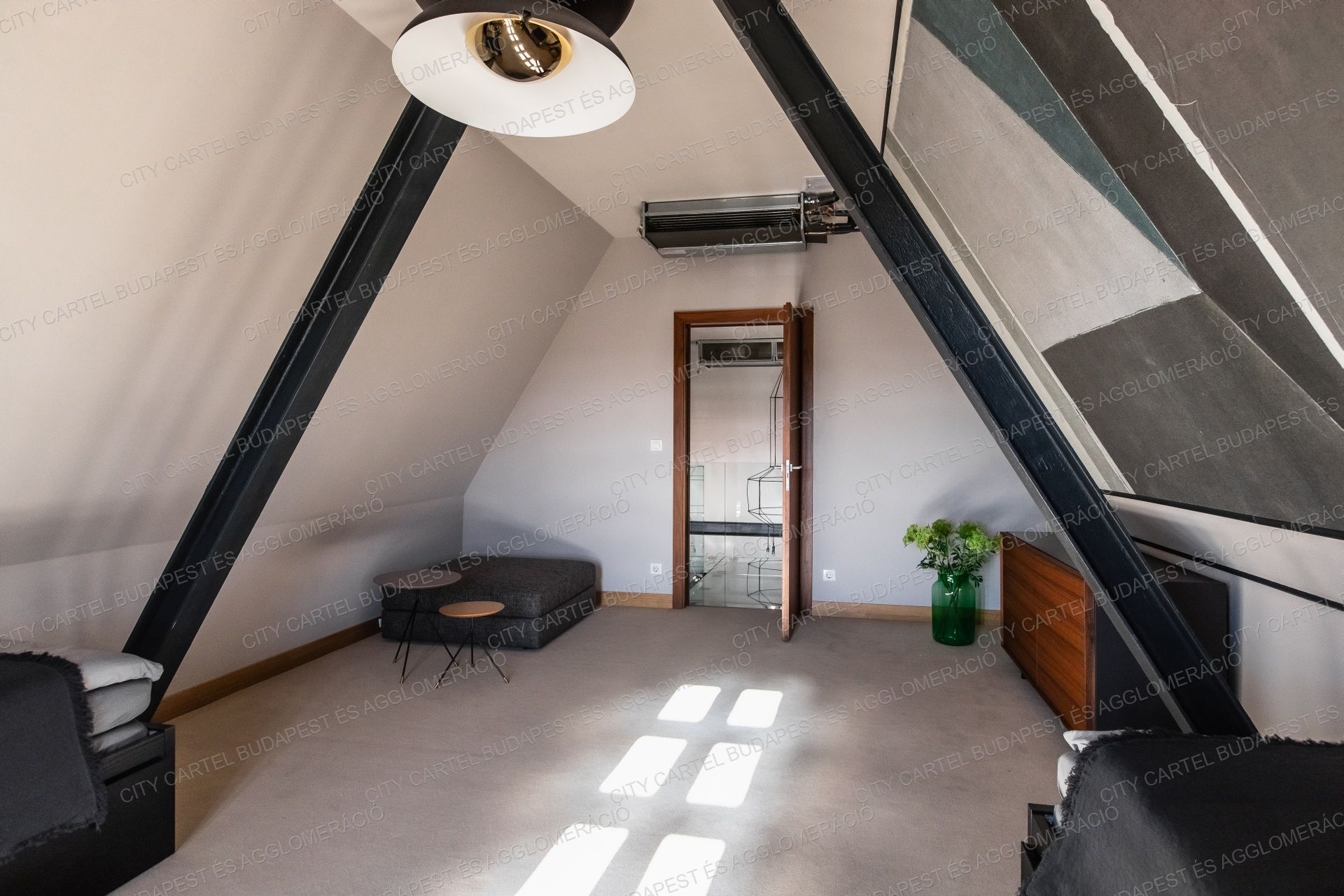 A fájl már létezik a célhelyen: import/kepek/vizjeles_5171382.jpg
Eladó Téglalakás Budapest, XIII. kerület  230 m<sup>2</sup> 650 millió Ft