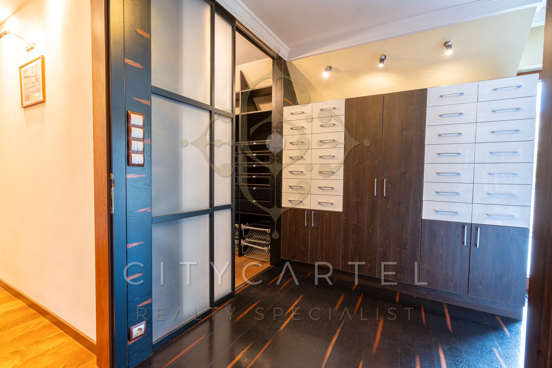 A fájl már létezik a célhelyen: import/kepek/vizjeles_5174383.jpg
Eladó Családi ház Budapest, XII. kerület  970 m<sup>2</sup> 990 millió Ft