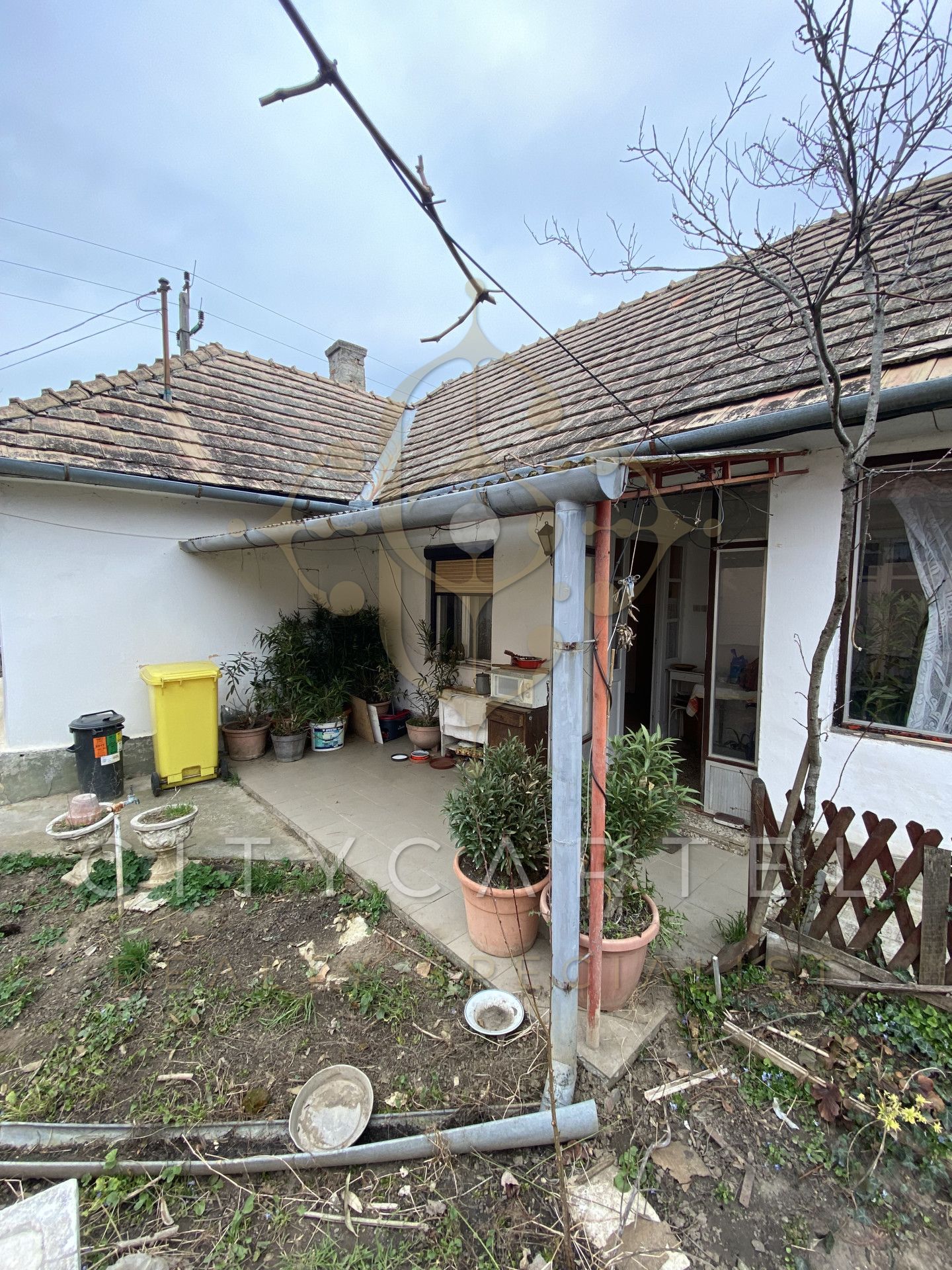 A fájl már létezik a célhelyen: import/kepek/vizjeles_5186591.jpg
Eladó Családi ház Balatonlelle  86 m<sup>2</sup> 59.9 millió Ft